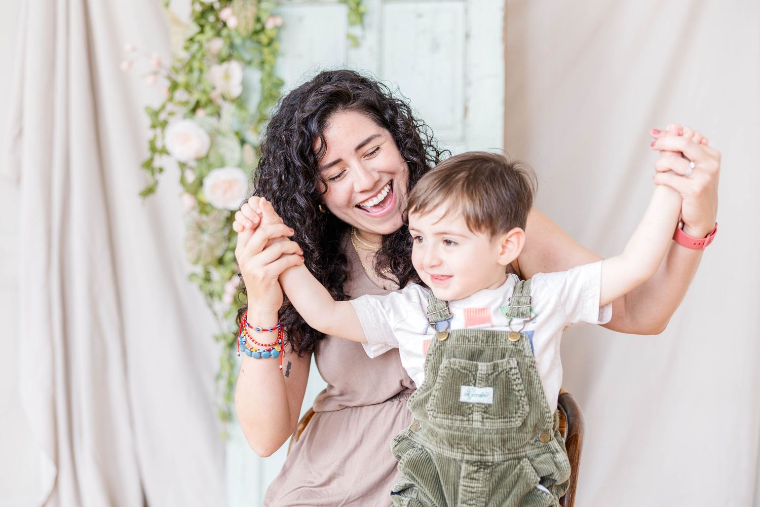 Mom and son on a stool during a studio session at Gentle Bull Studios -- Minmo Photography