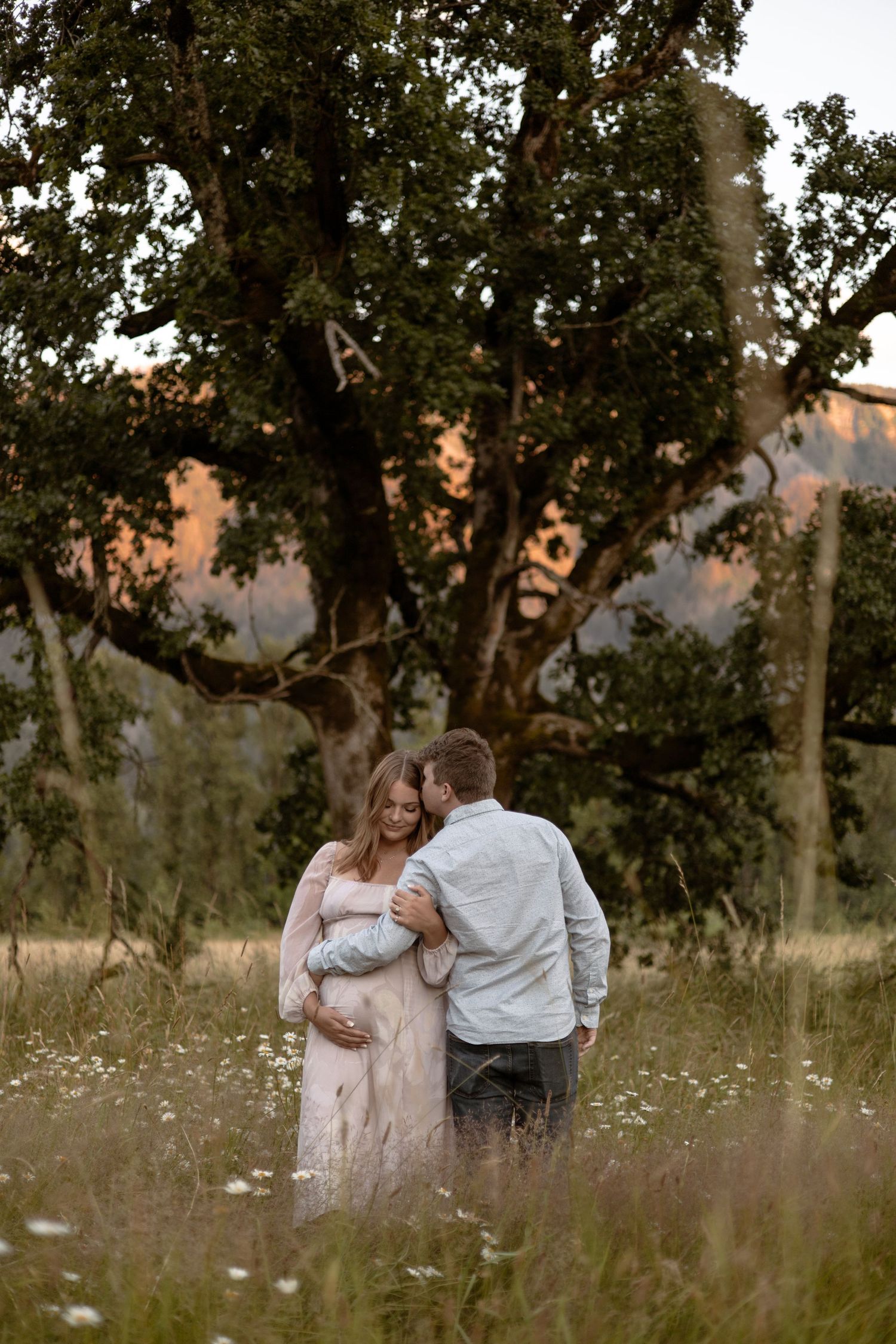 Couples Session with a pregnant mother in Boise Idaho