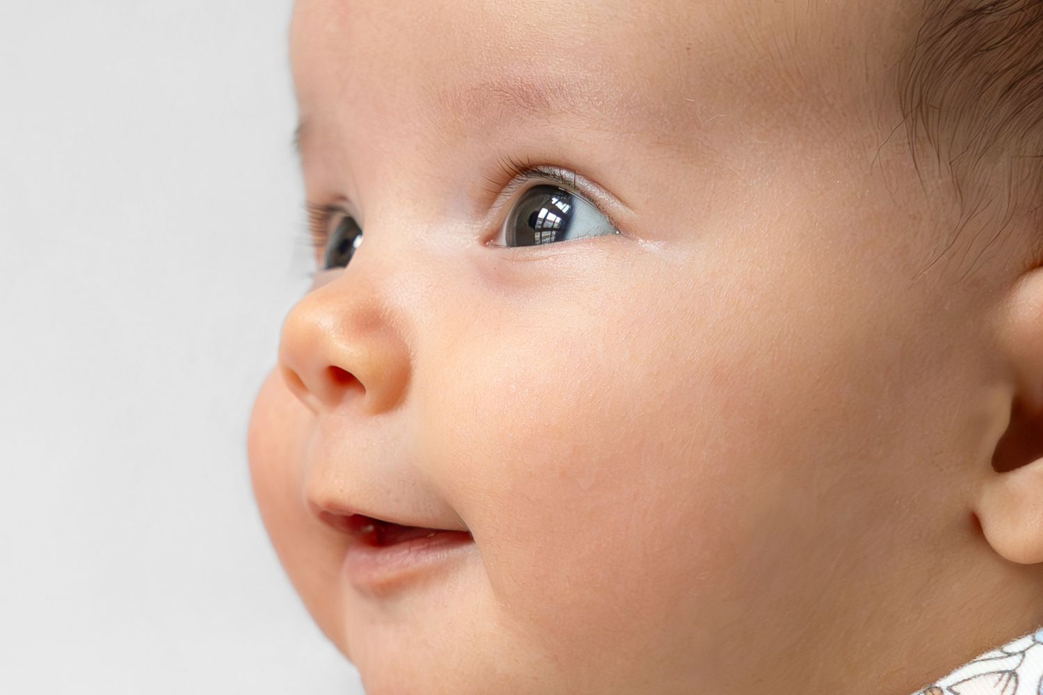 A newborn’s “first” is fleeting—held forever in beautiful detail. Book your newborn photoshoot today, studio located on Hong Kong Island.