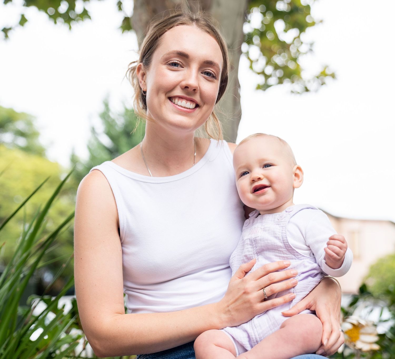 mom and daughter