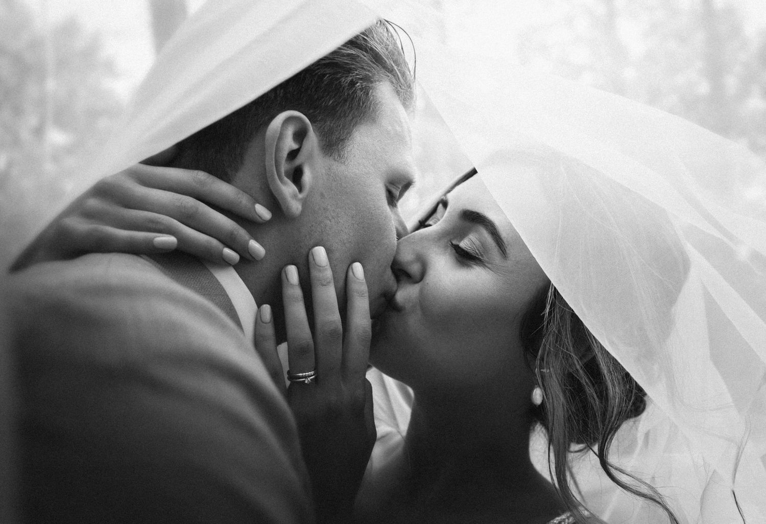bruiloft, bruidegom, bruid, wedding, trouwfotos, trouwfotografie, bruiloft fotografie, say yes, kiss, love, liefde