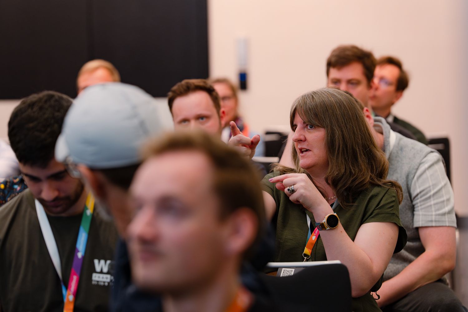 Megan V. Walker diskutiert während eines Vortrags auf der ColorCloud-Konferenz