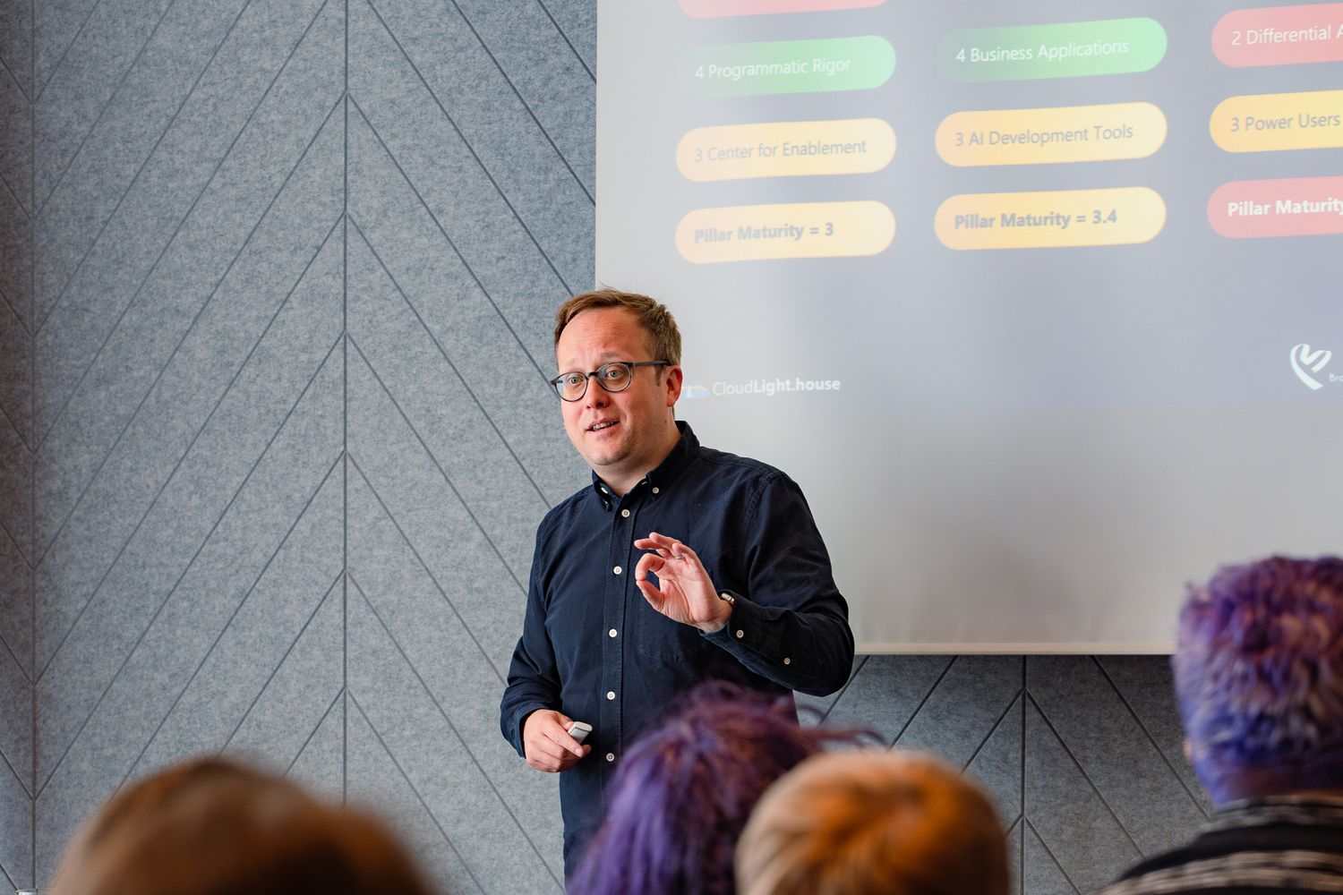 Andrew Welch hält einen Vortrag auf der ColorCloud-Konferenz 2025