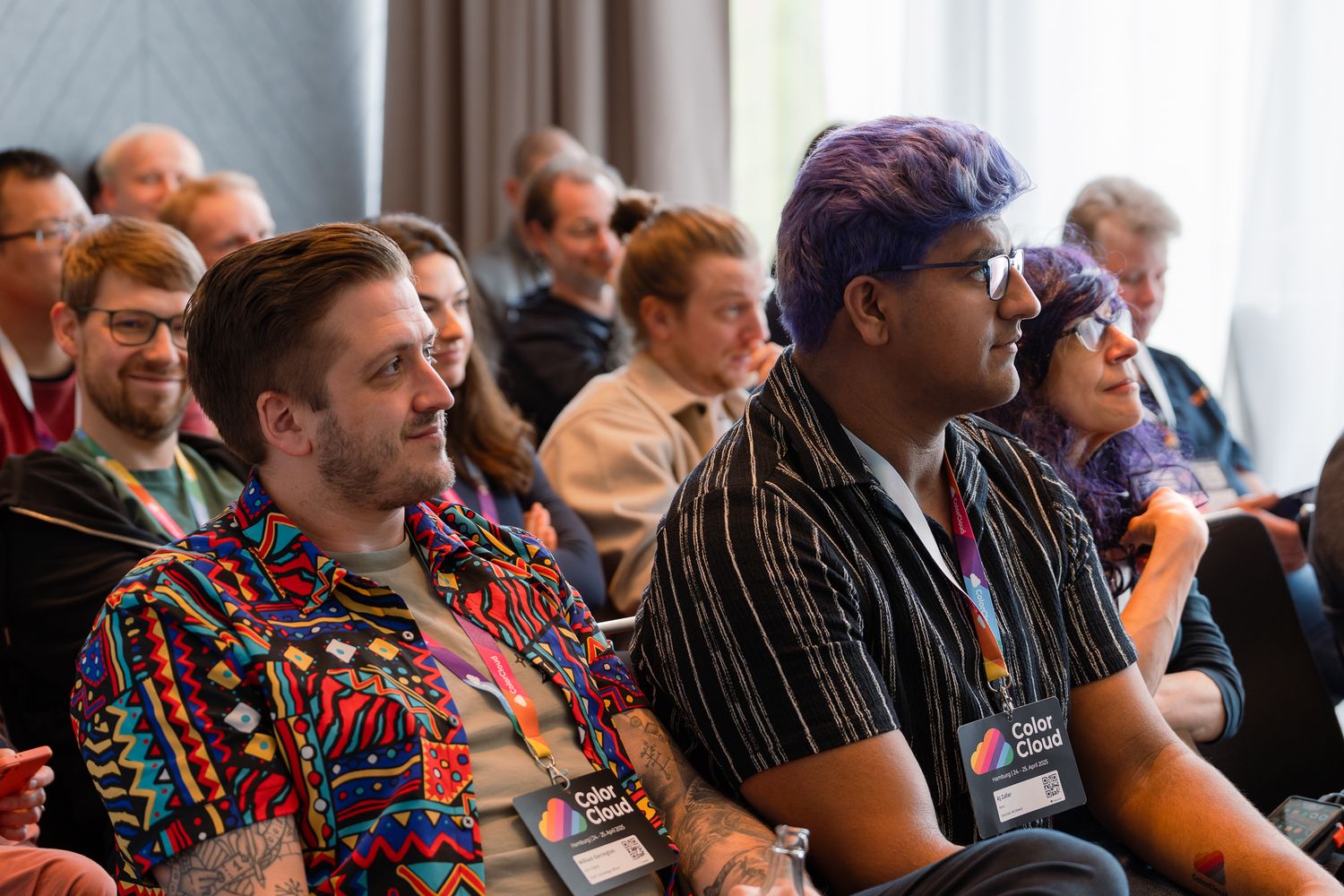Teilnehmende an dem Vortrag von Andrew Welch auf der ColorCloud-Konferenz 2025 hören aufmerksam zu