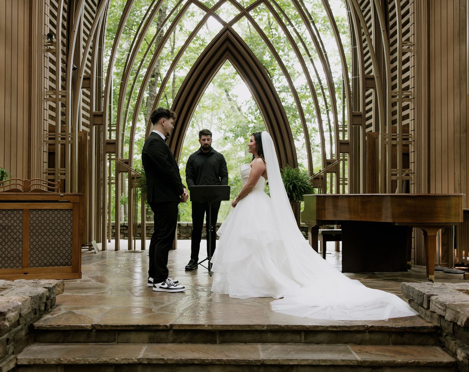 How to plan your wedding day at Mildred B Cooper Chapel, Arkansas Wedding Venue, Arkansas Elopement Photographer, Arkansas Wedding