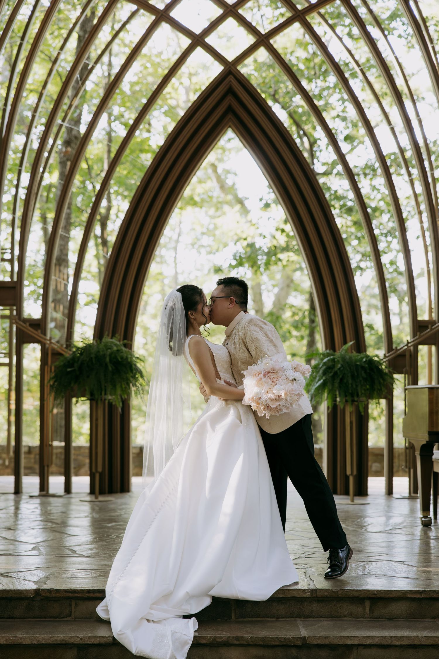 How to plan your wedding day at Mildred B Cooper Chapel, Arkansas Wedding Venue, Arkansas Elopement Photographer, Arkansas Wedding