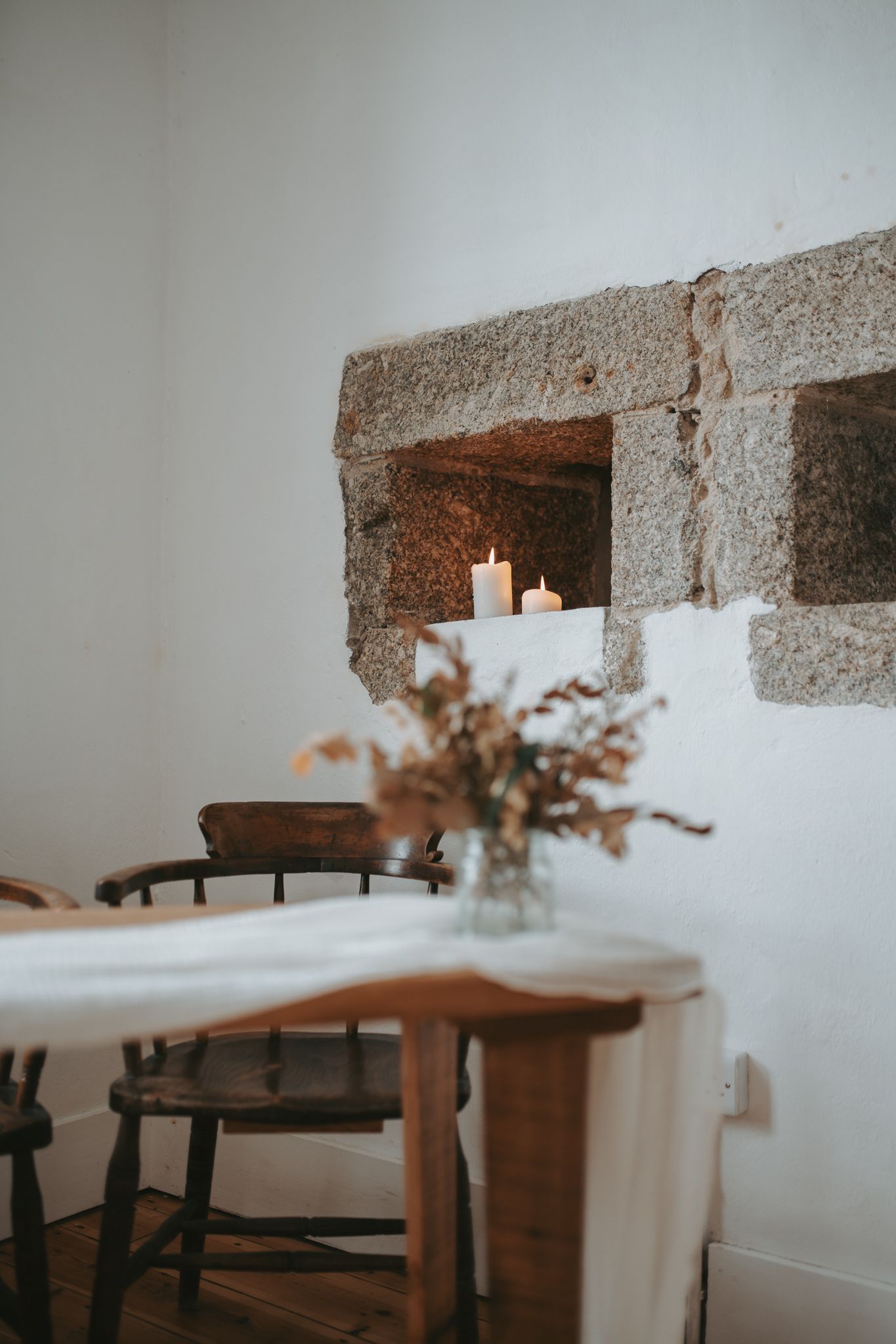 Documentary wedding photography, St.Nicholas chapel.
