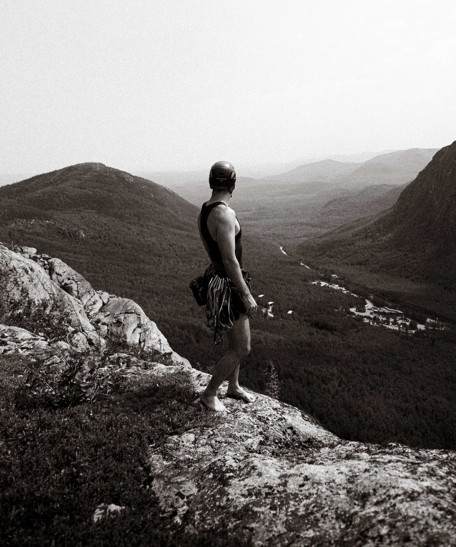 Portrait d'un grimpeur au sommet à Charlevoix — Jonathan Ouimet Photographie