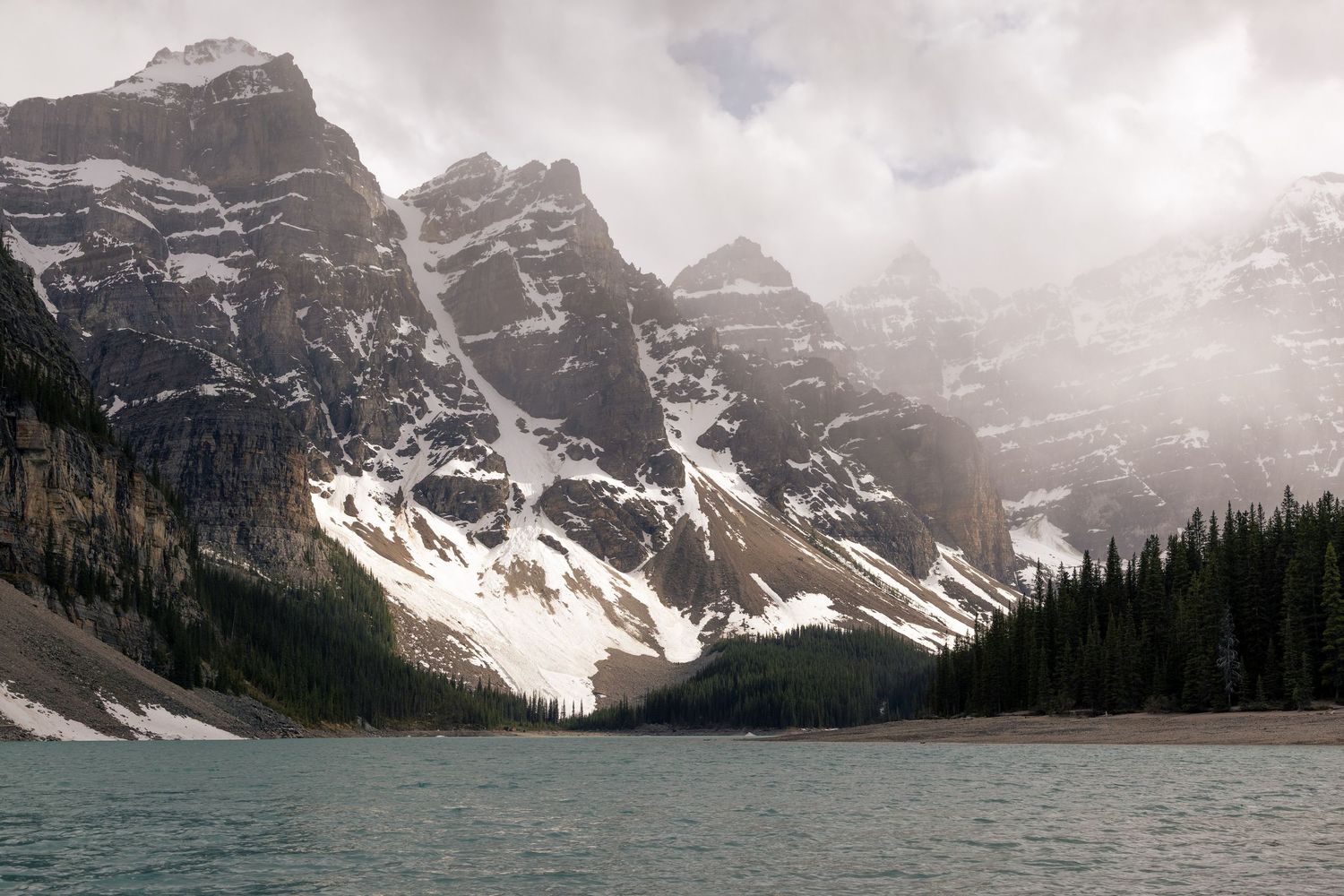 Paysage de Moraine Lake dans l'Ouest Canadien — Jonathan Ouimet Photographie