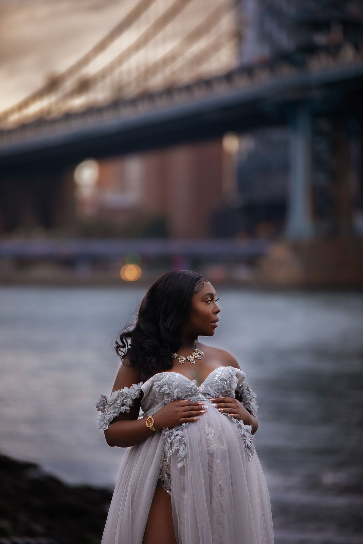 dumbo brooklyn and manhattan bridge janes carousel maternity photoshoot for pregnant woman and family fun in new york