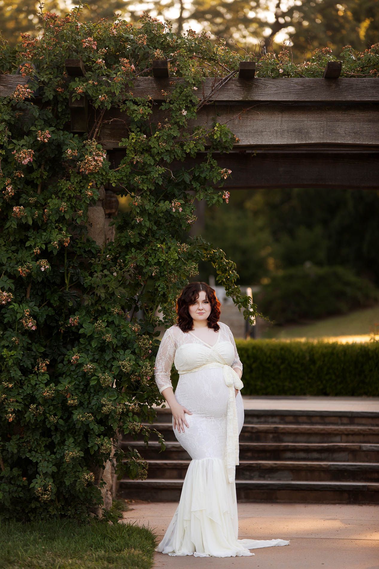 kansas city loose park maternity photo session with pregnant mom by black female photographer