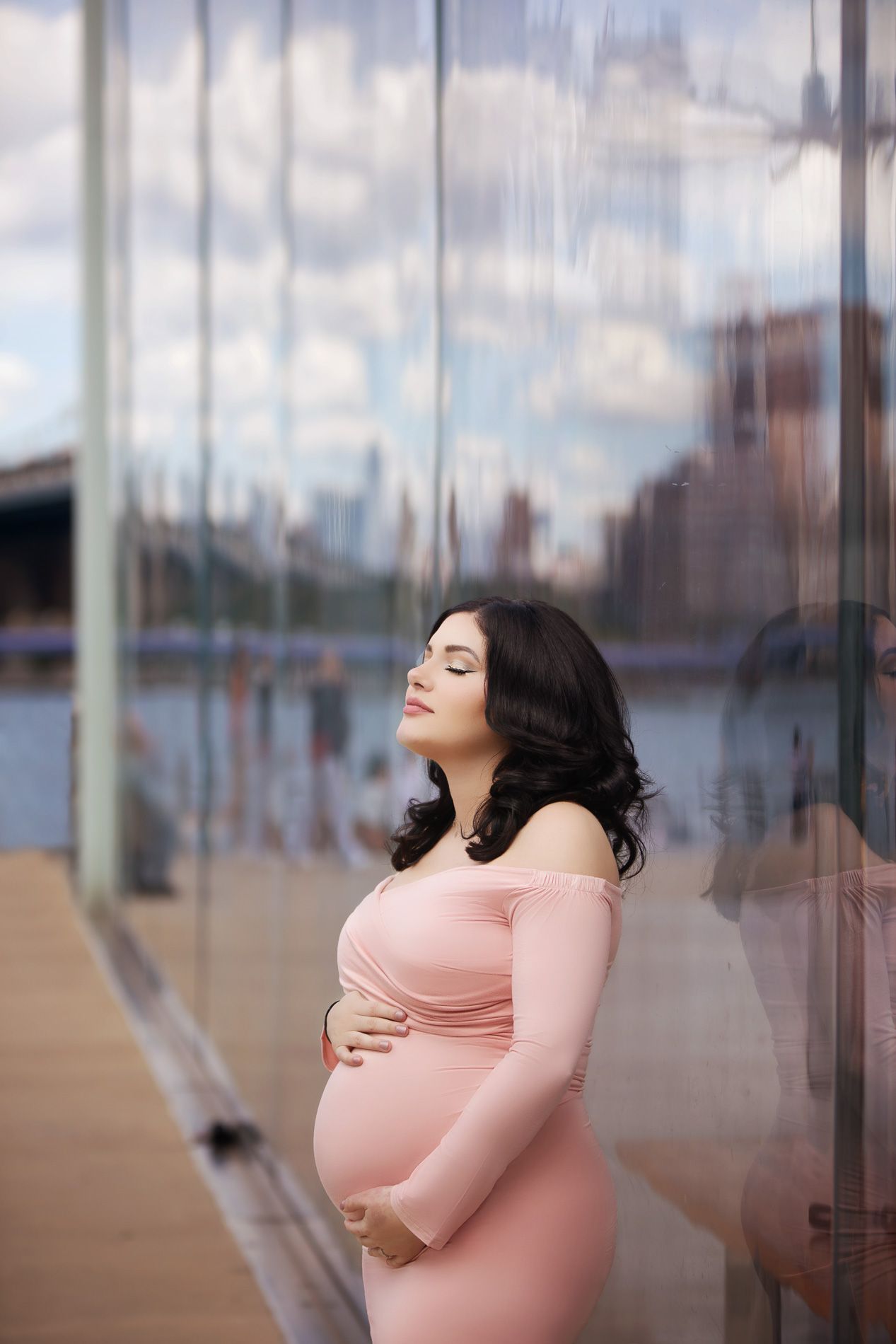 dumbo brooklyn pregnancy and maternity photography in downtown brooklyn at janes carousel
