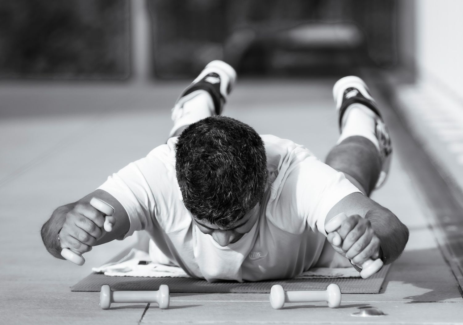 Sportif - Altères - Homme sportif - Posture - Exercice - Gainage