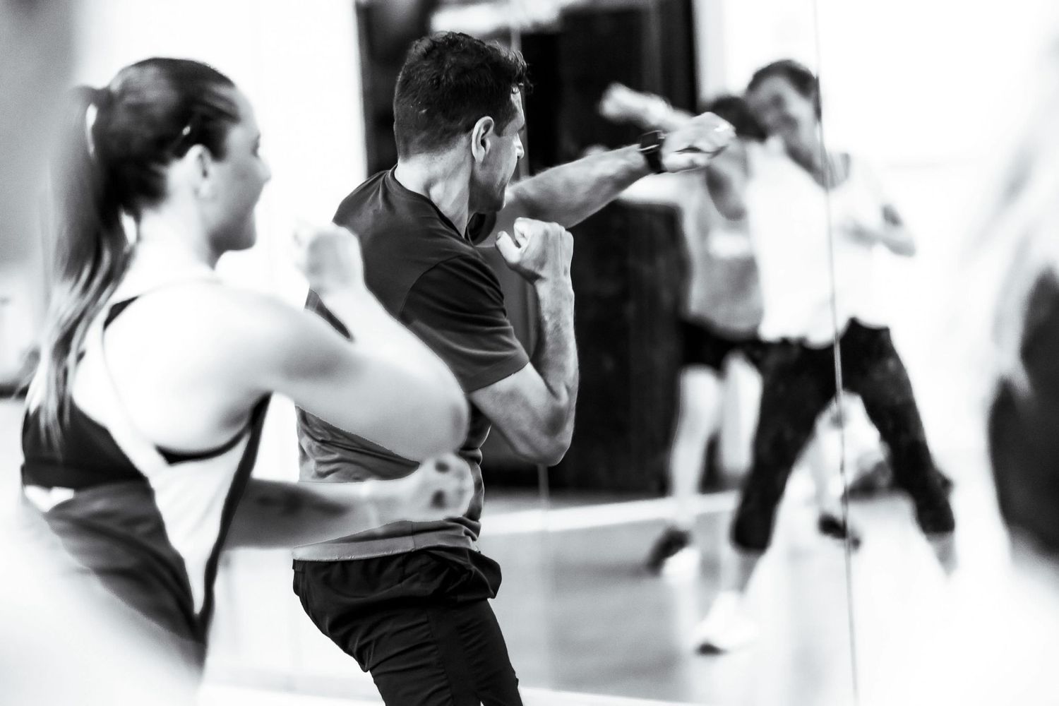 Sportif - Sport en salle - Femmes sportives - Fit boxing - Coach sportif
