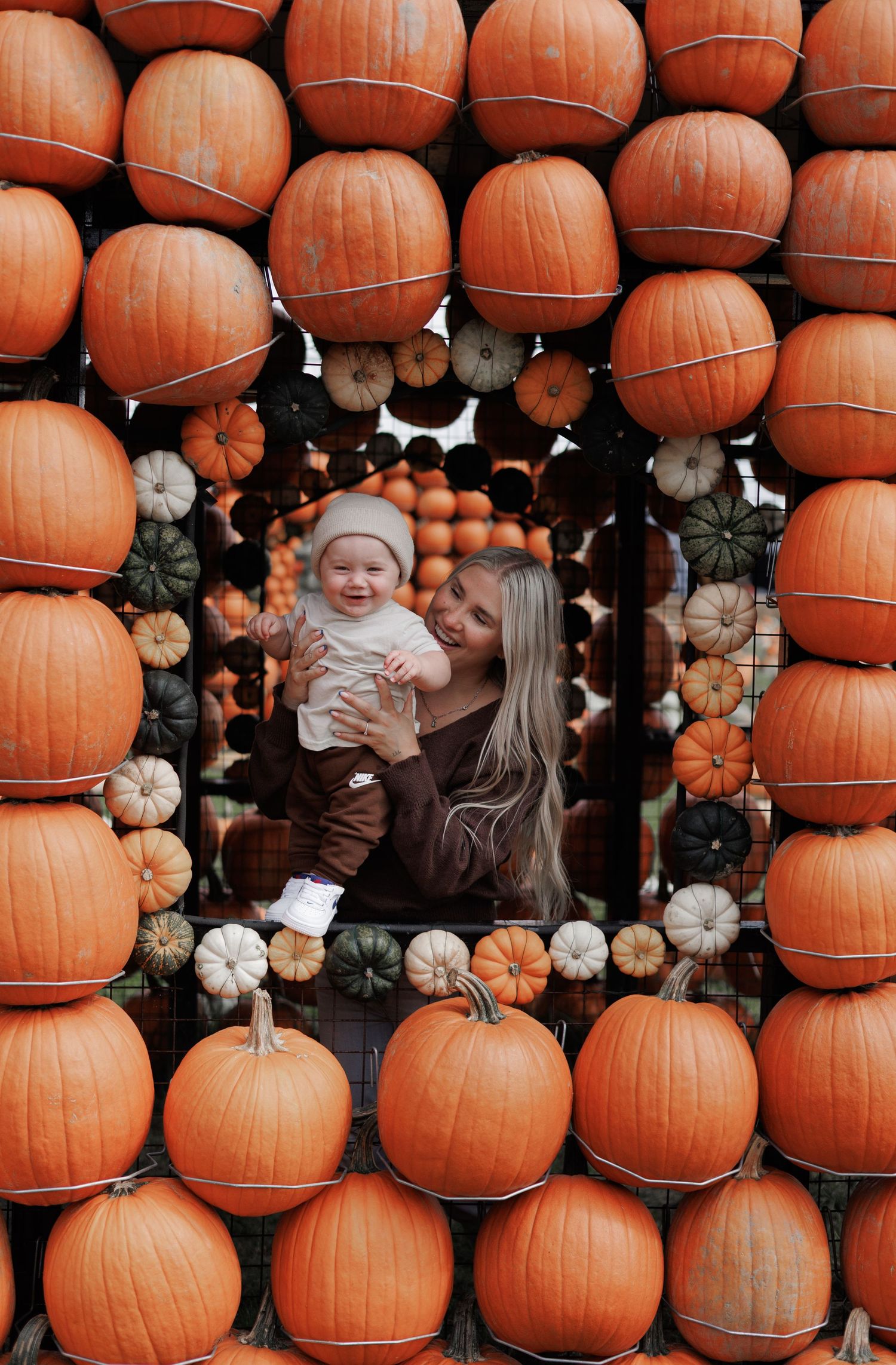 Timeless and heartfelt photography for maternity, newborns, families, couples and events in Montreal & Montérégie.