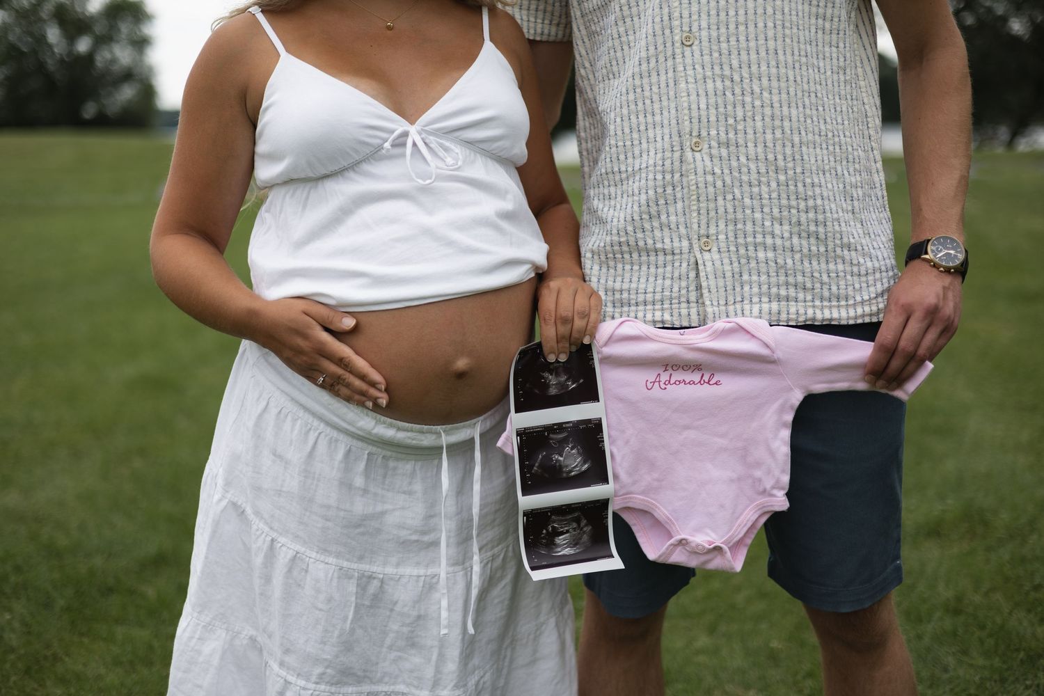 Timeless and heartfelt photography for maternity, newborns, families, couples and events in Montreal & Montérégie.