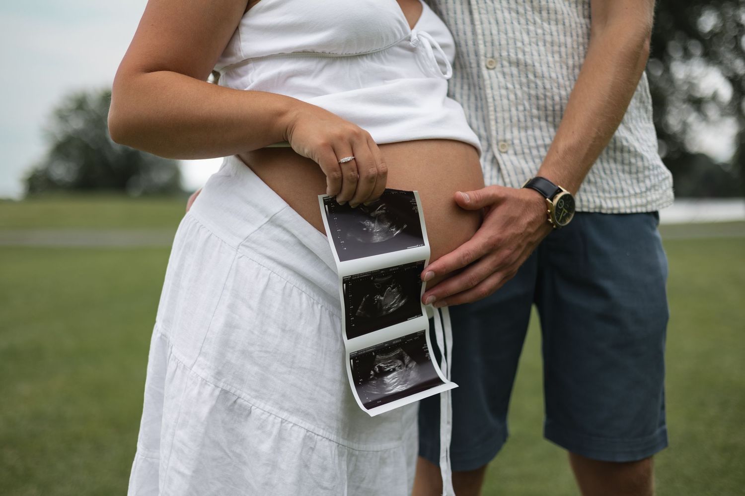 Timeless and heartfelt photography for maternity, newborns, families, couples and events in Montreal & Montérégie.
