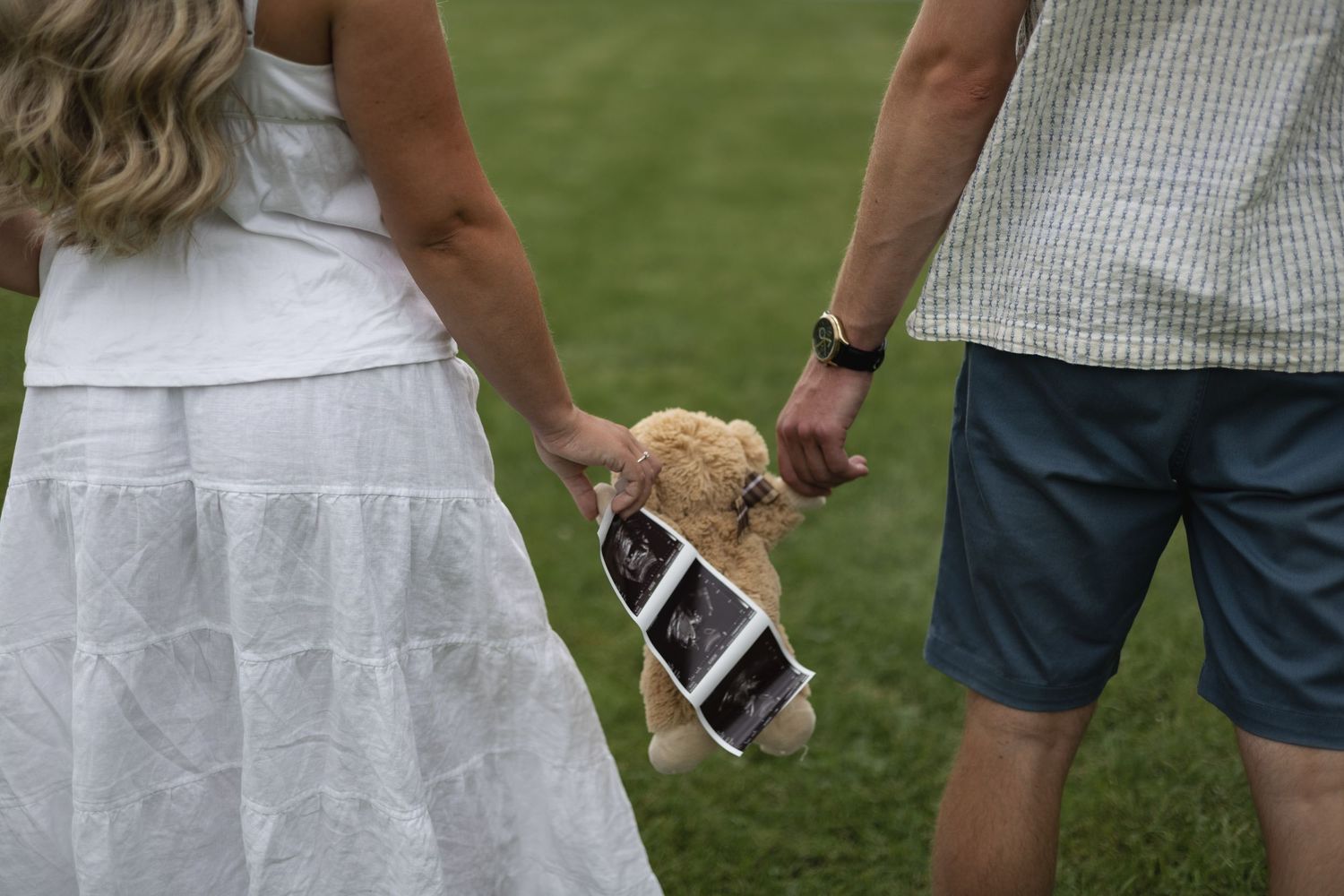 Timeless and heartfelt photography for maternity, newborns, families, couples and events in Montreal & Montérégie.