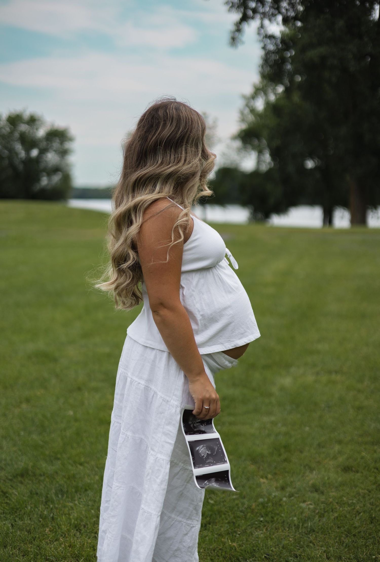 Timeless and heartfelt photography for maternity, newborns, families, couples and events in Montreal & Montérégie.