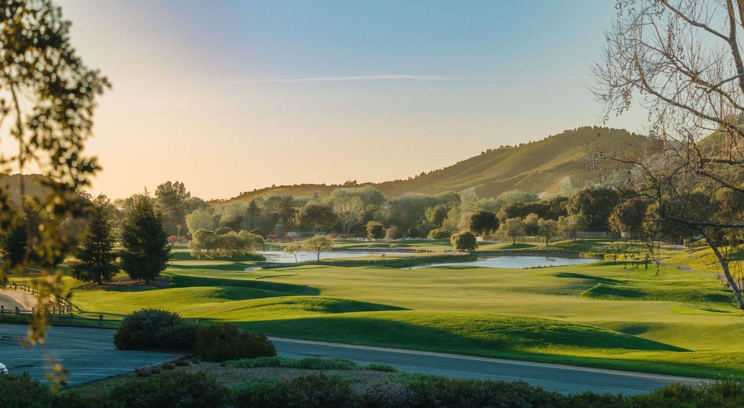 wide angle landscape golf course picture for marketing