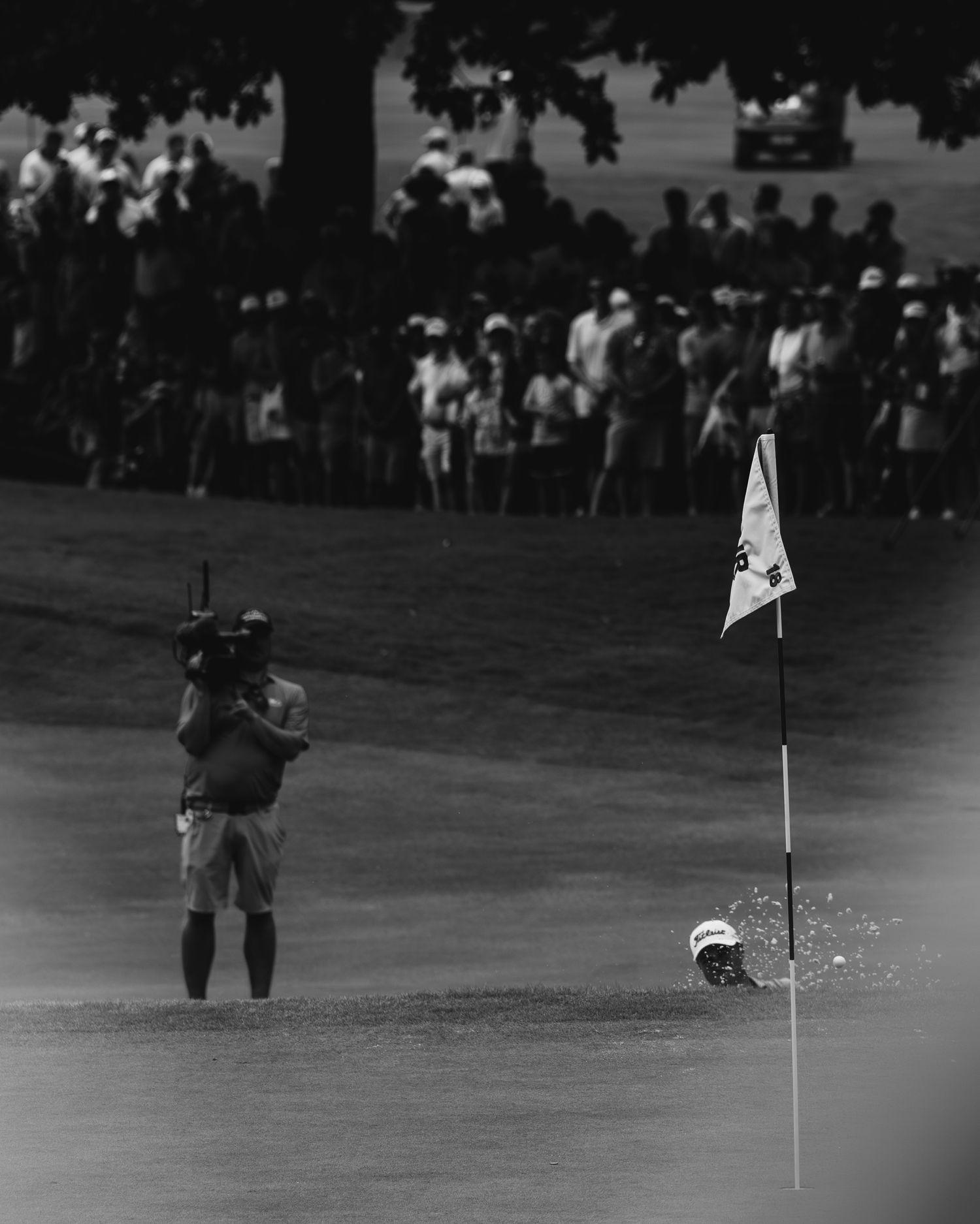 golf photo from the pga tour with camera