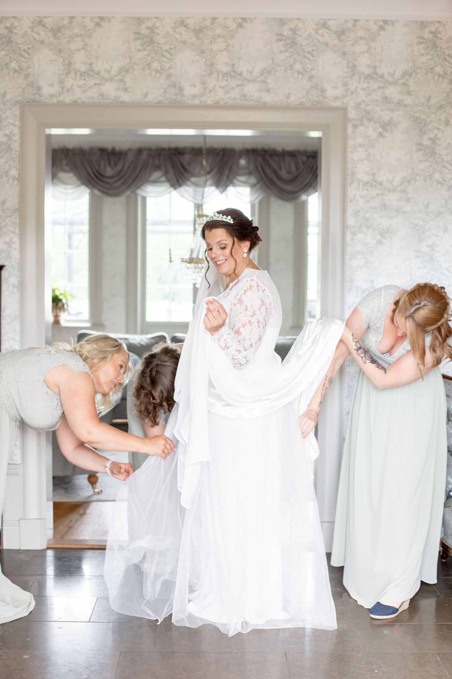 Bröllopsfotografering förberedelser. Bröllopsfotograf i Sörmland,utgår från Katrineholm men finns tillgänglig i hela Sörmland & Östergötland