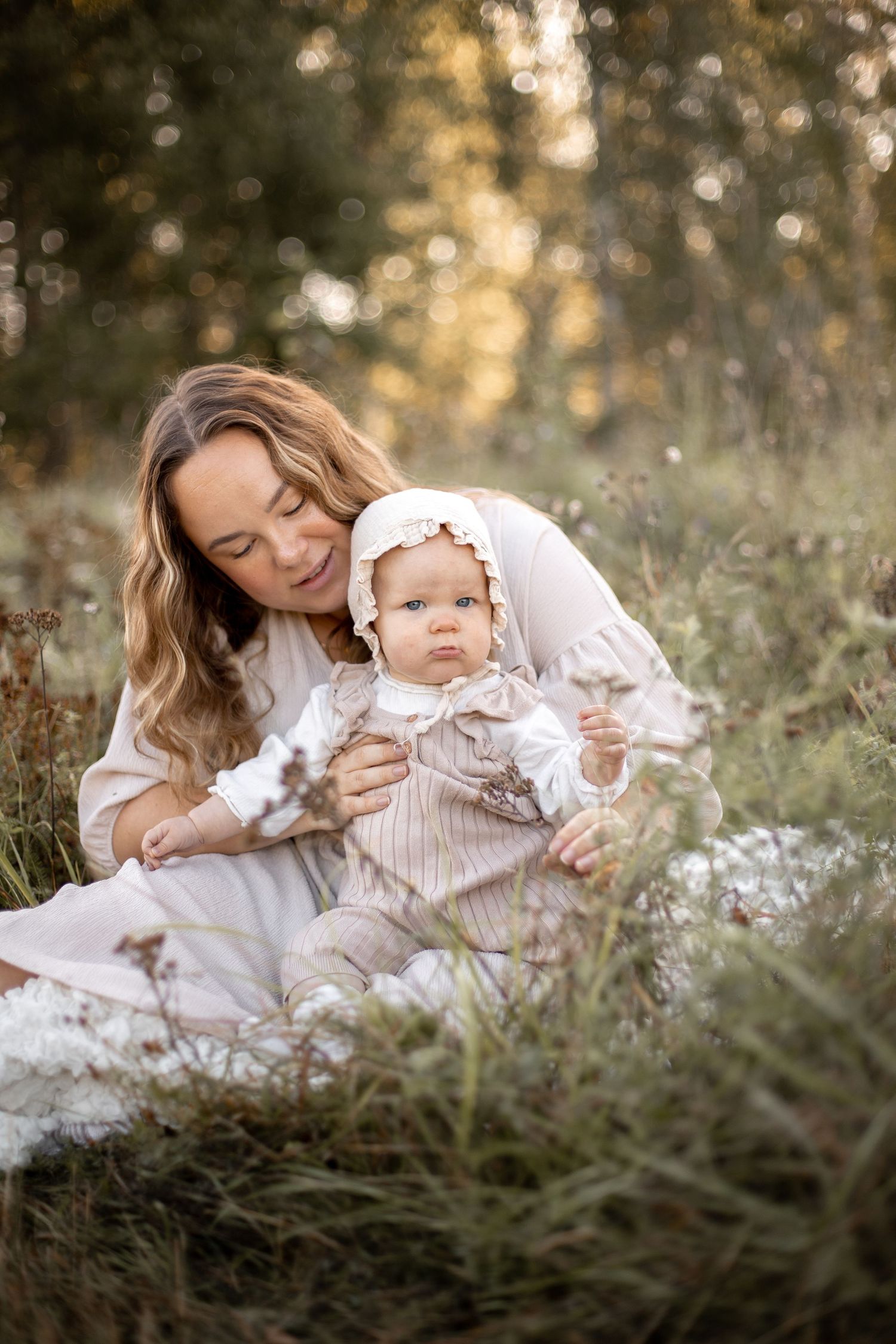Jag är familjefotograf i Katrineholm och fotograferar familjer i hela sörmland / östergötland, bland annat Nyköping, Norrköping, Linköping.