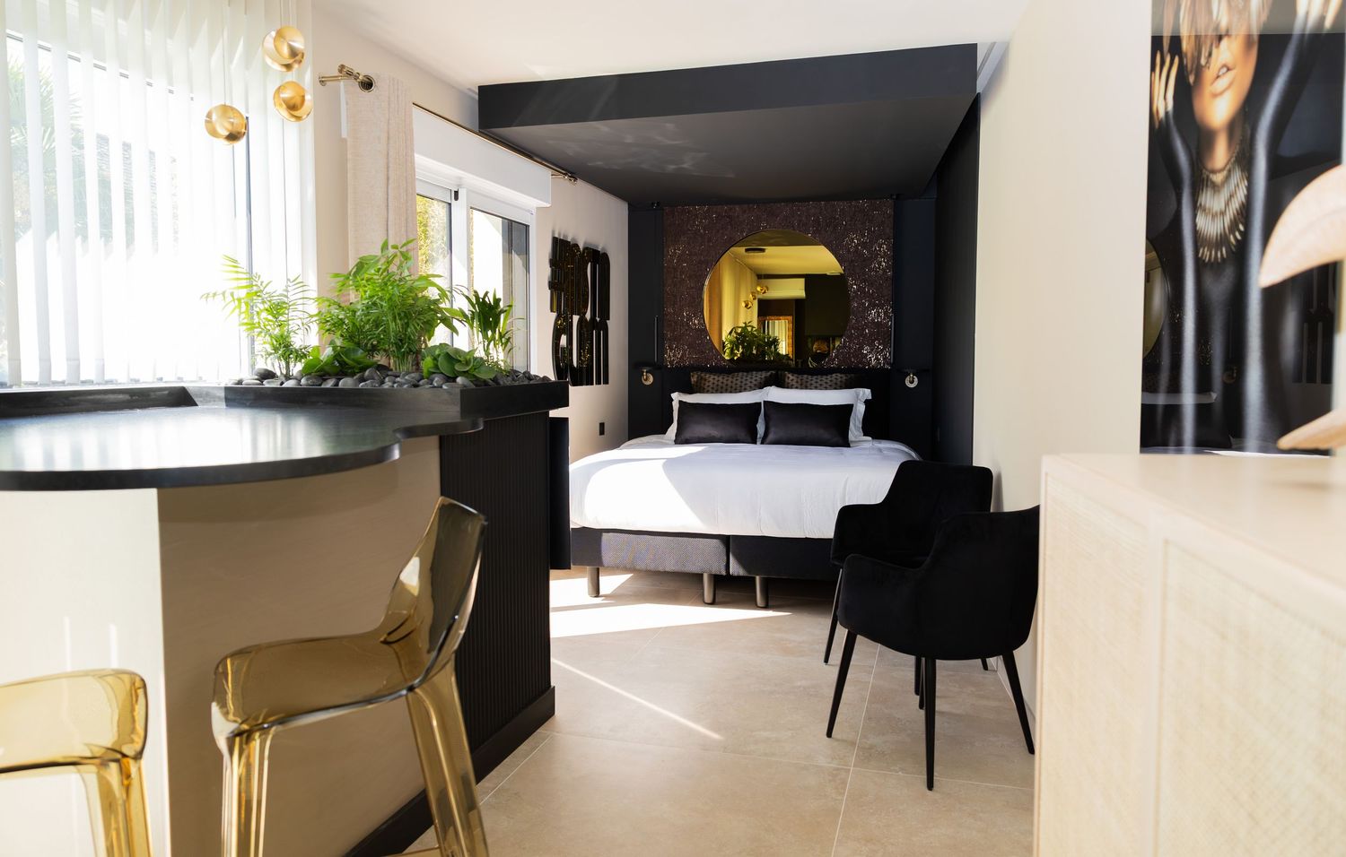 Idéal pour la communication d’architectes, décorateurs ou projets immobiliers.