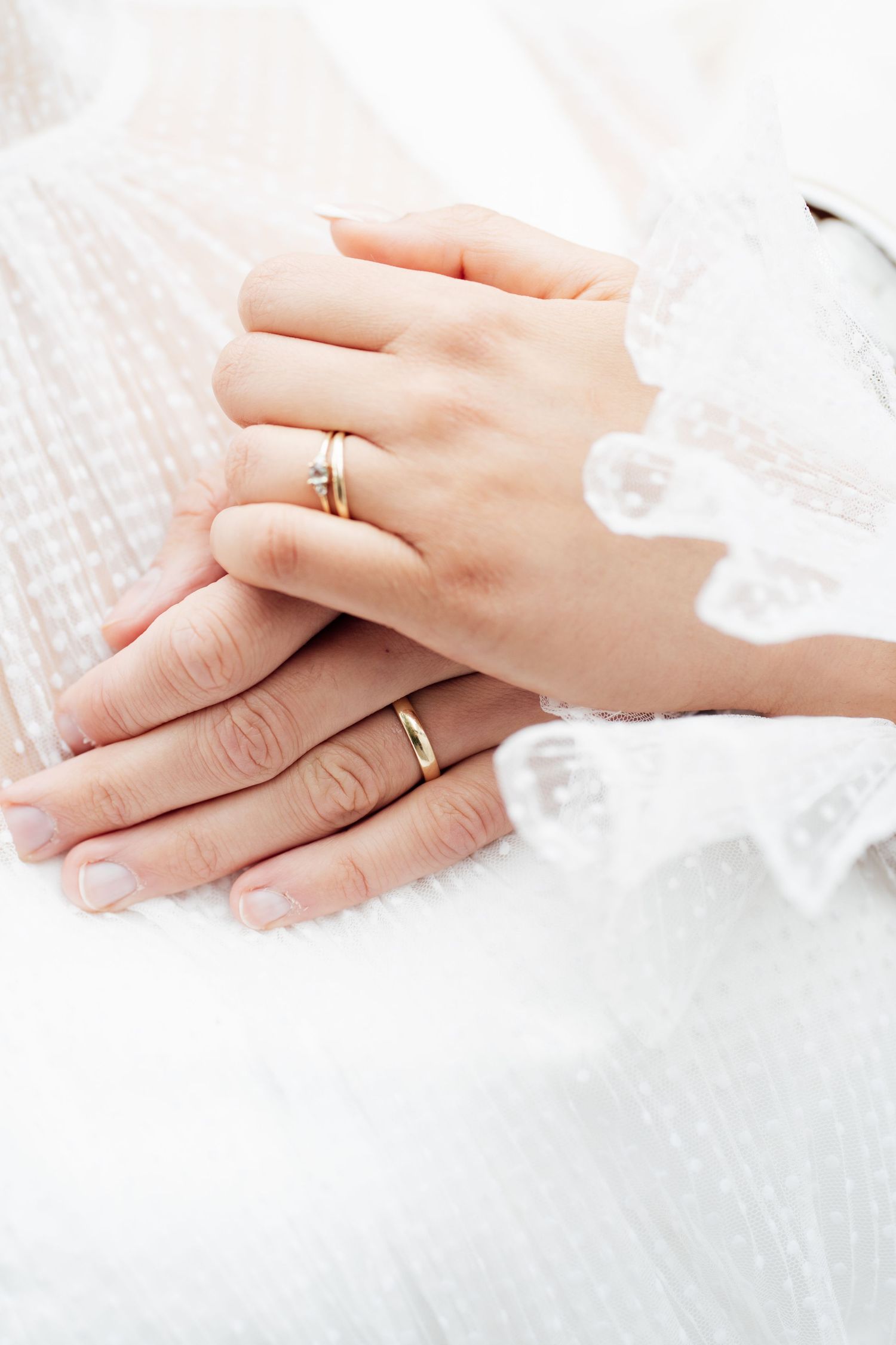 Detailaufnahme von den Hochzeitsringen