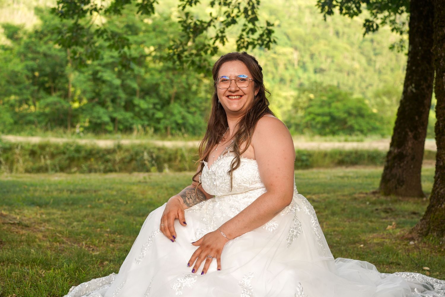 La mariée pendant la cérémonie en Ariège.