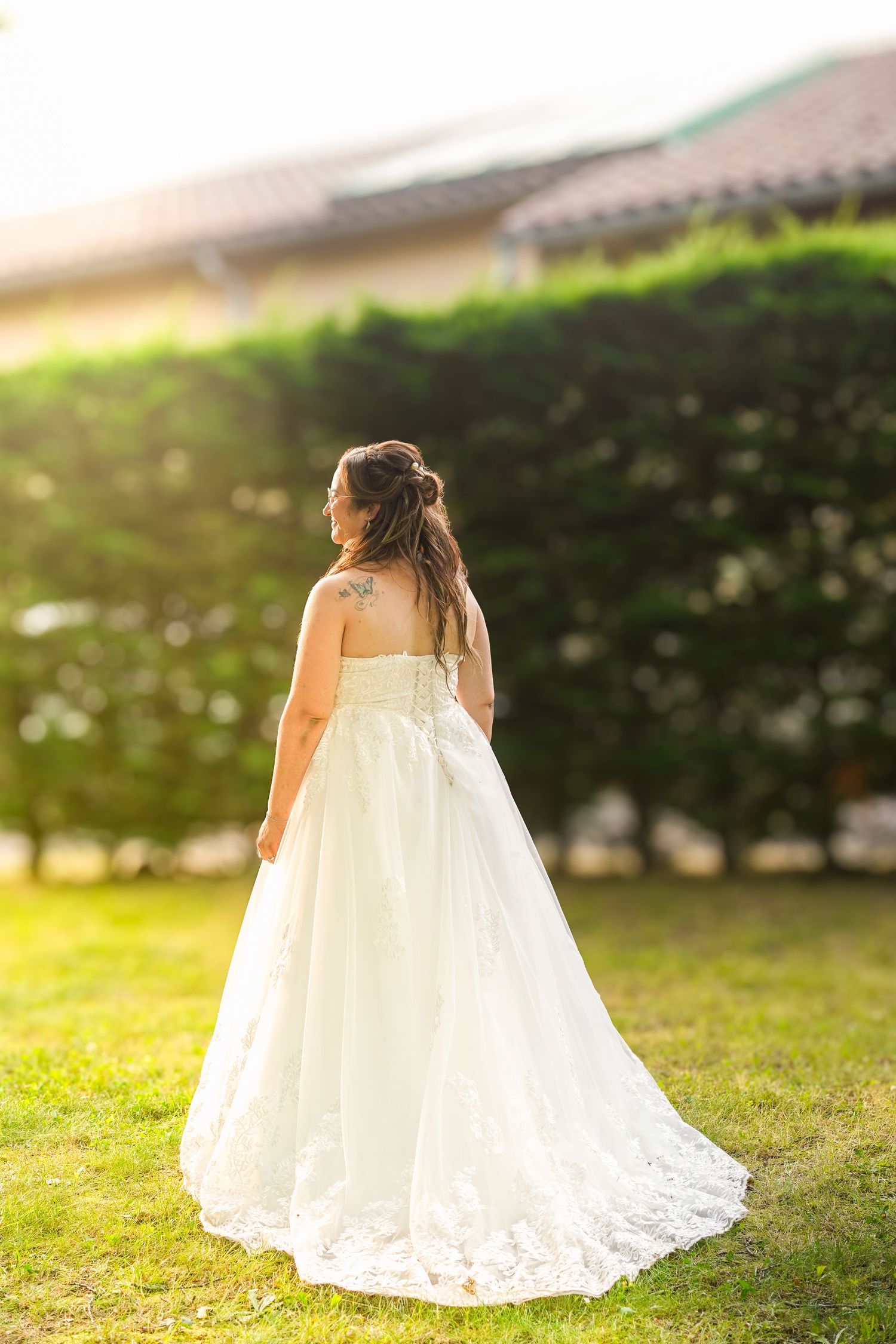 La mariée pendant la cérémonie en Ariège.