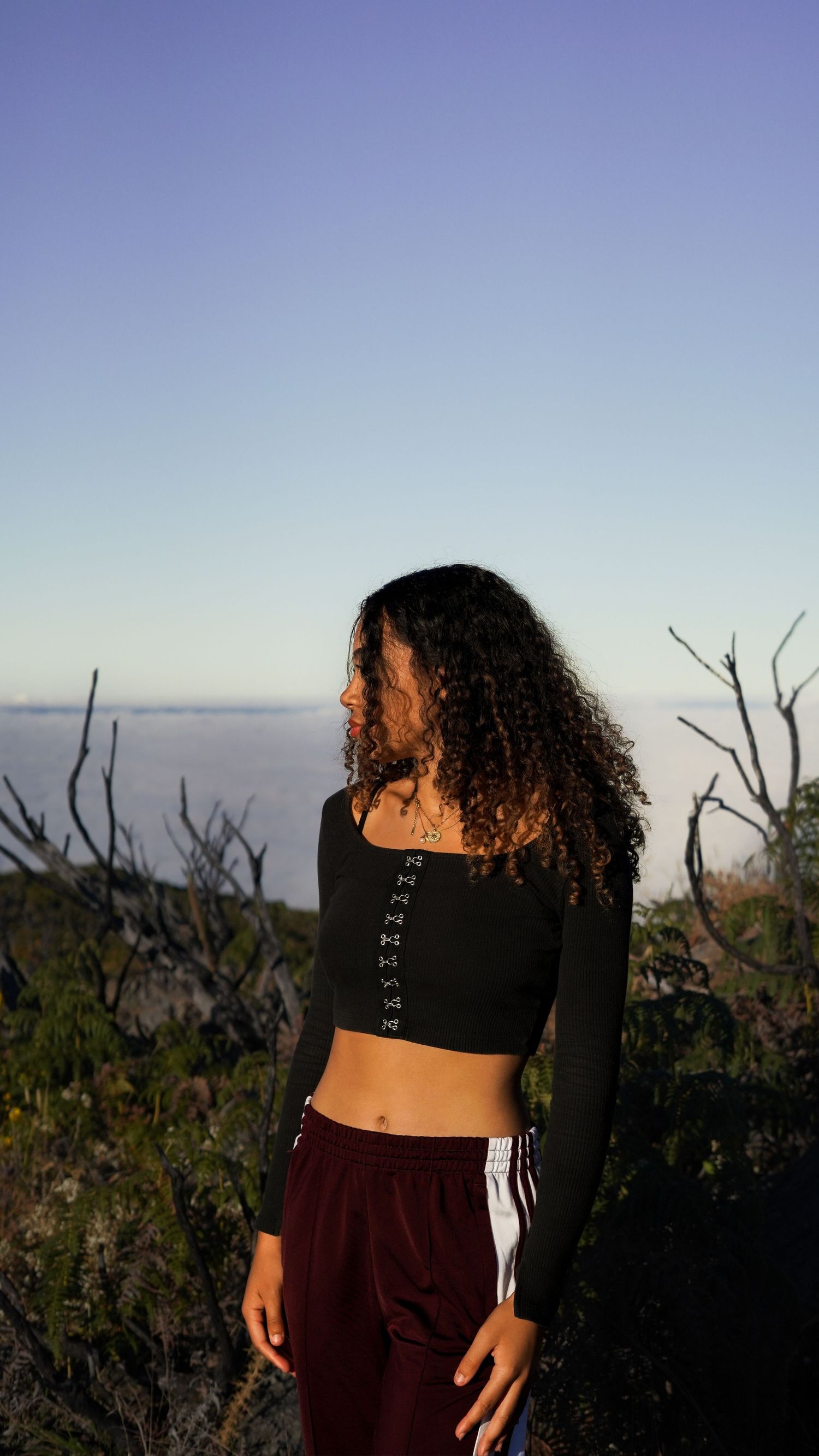 Portrait féminin au cœur des paysages de l'île de La Réunion.