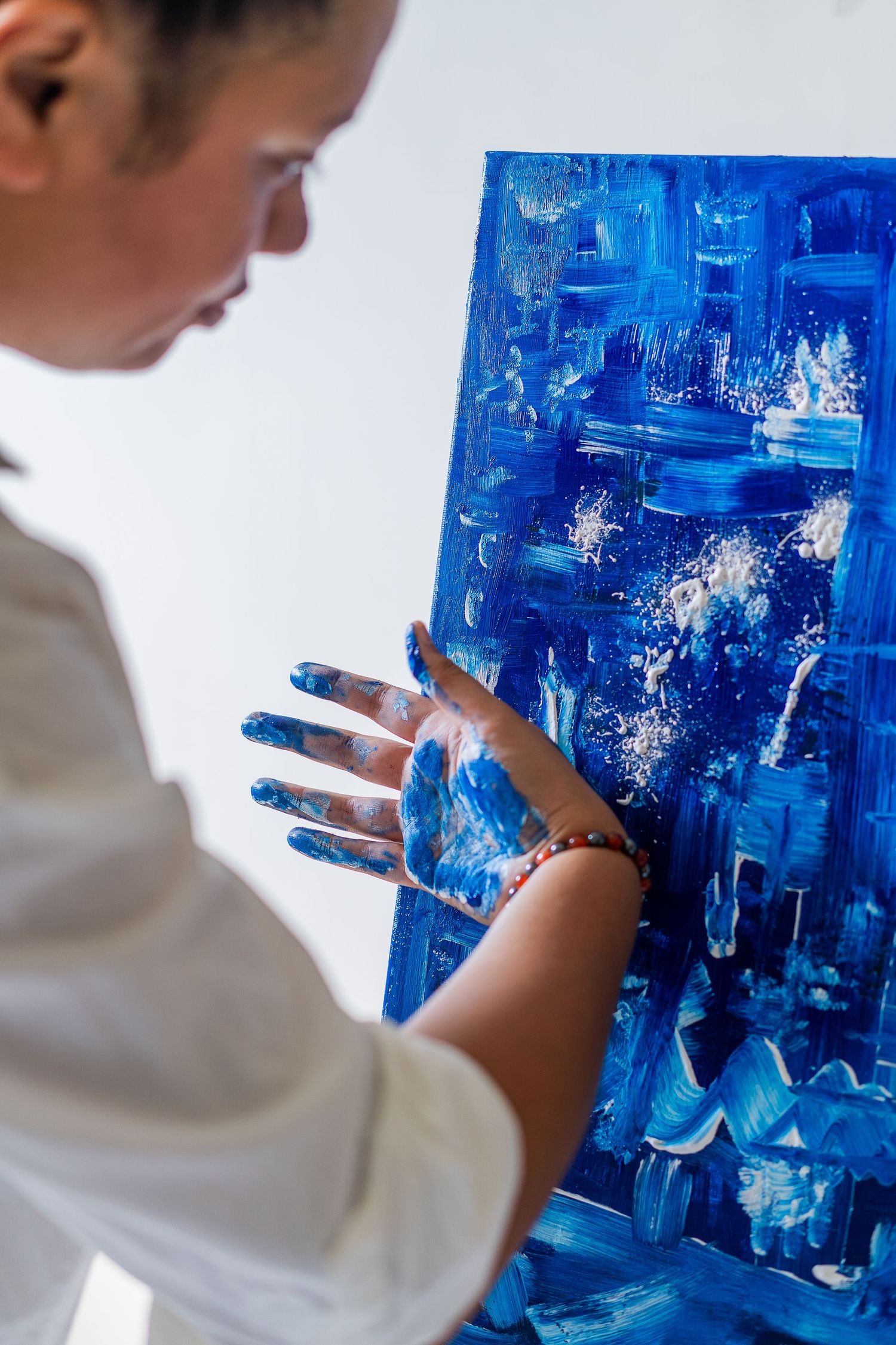 Reportage métier d'une artiste plasticienne à Marseille