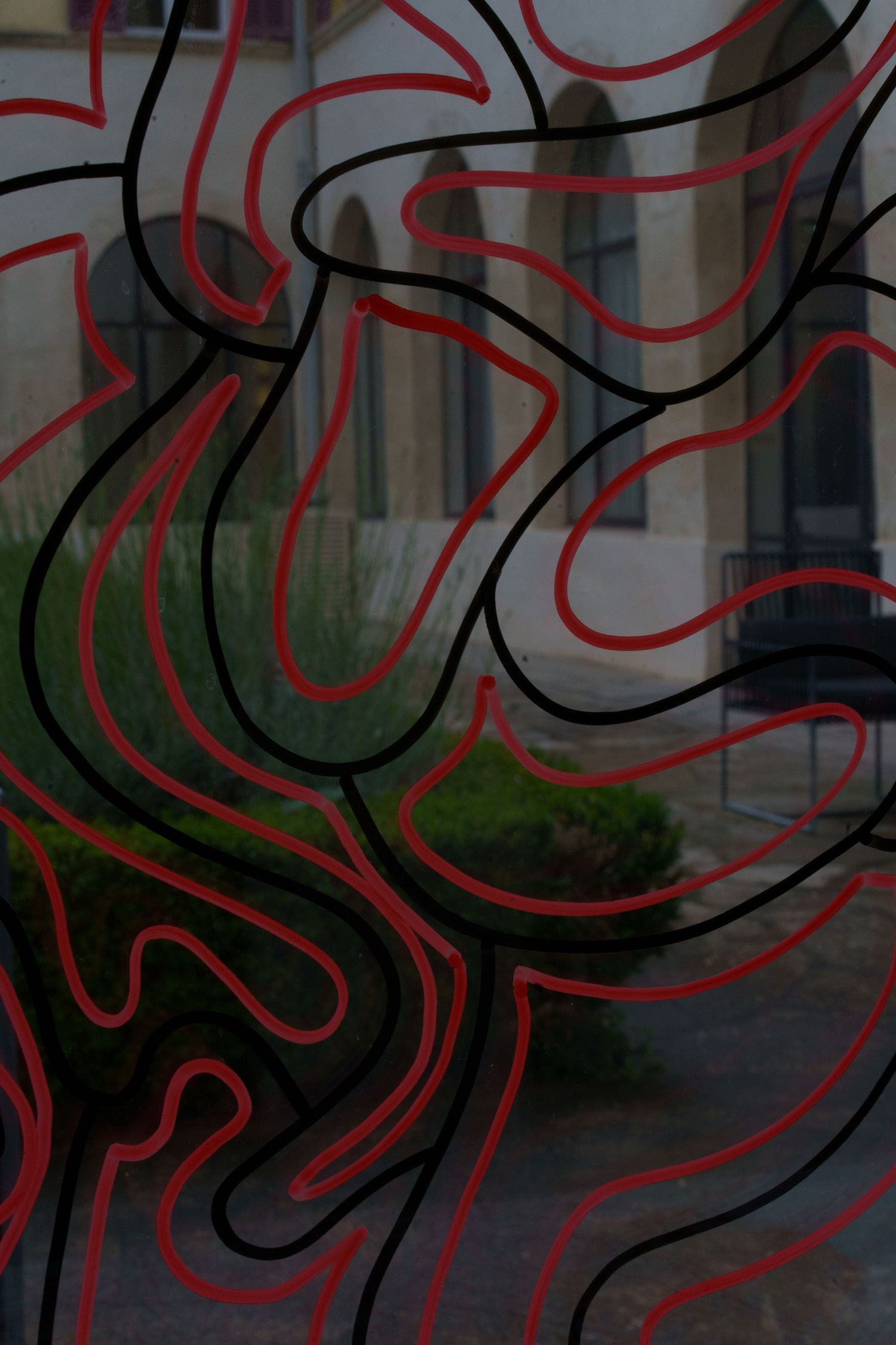 Artiste réalisant un vitrail pour le Jules César à Arles pour Murmuse.