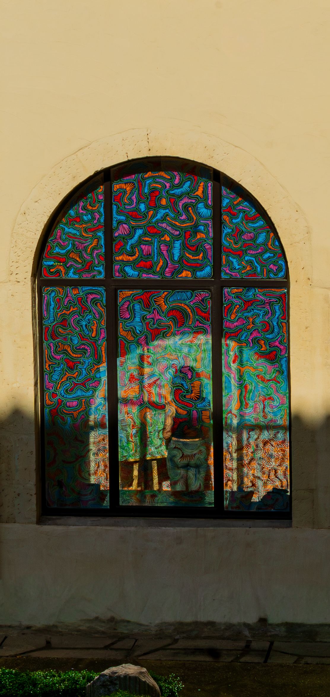 Artiste réalisant un vitrail pour le Jules César à Arles pour Murmuse.