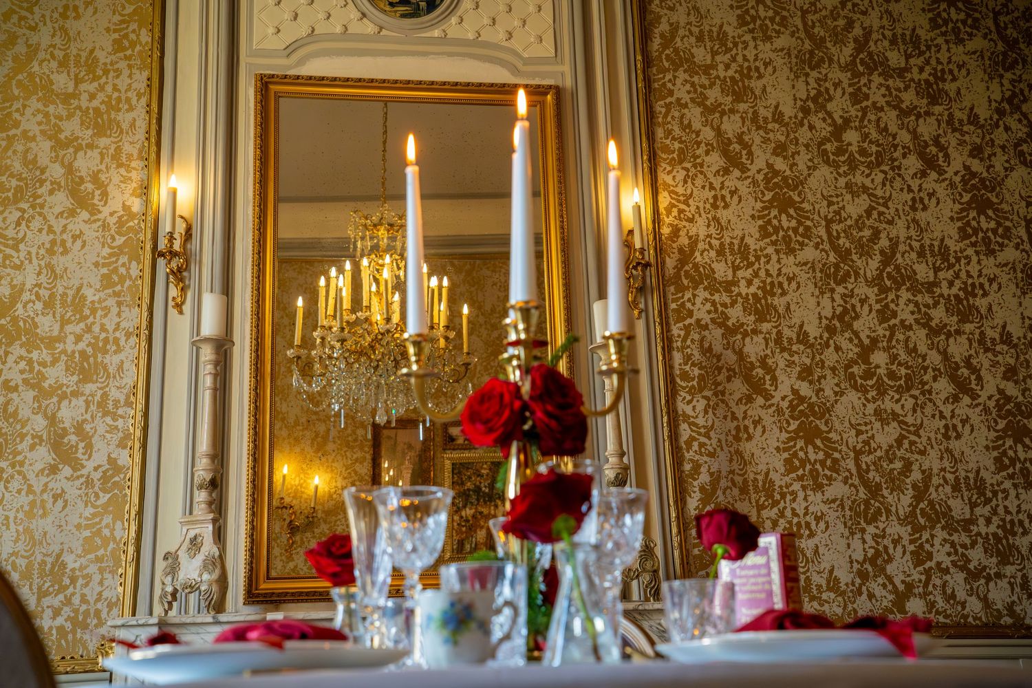 Table de mariage inspiration la belle et la bête - mariage en Provence