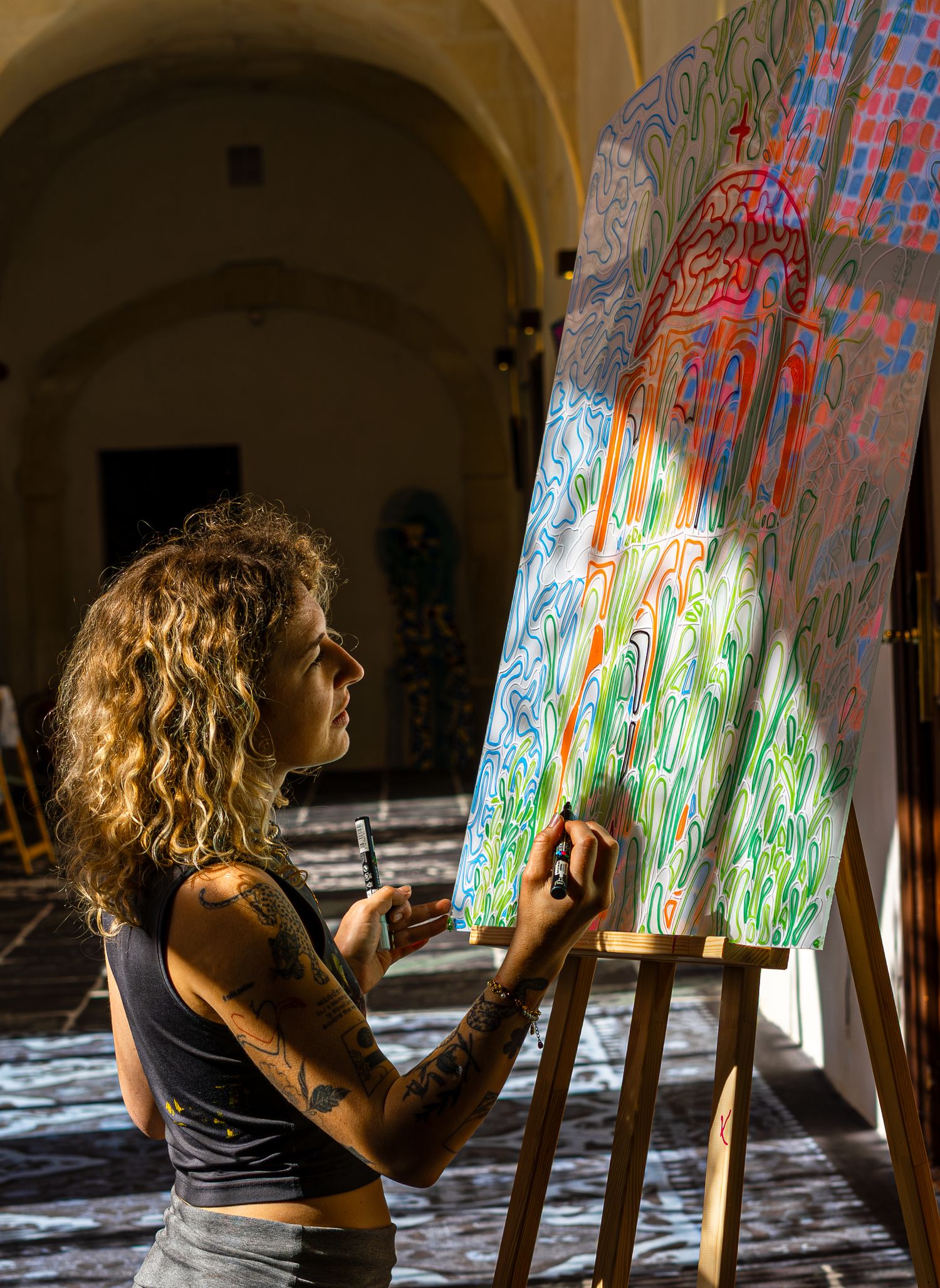 Artiste réalisant un vitrail pour le Jules César à Arles pour Murmuse.
