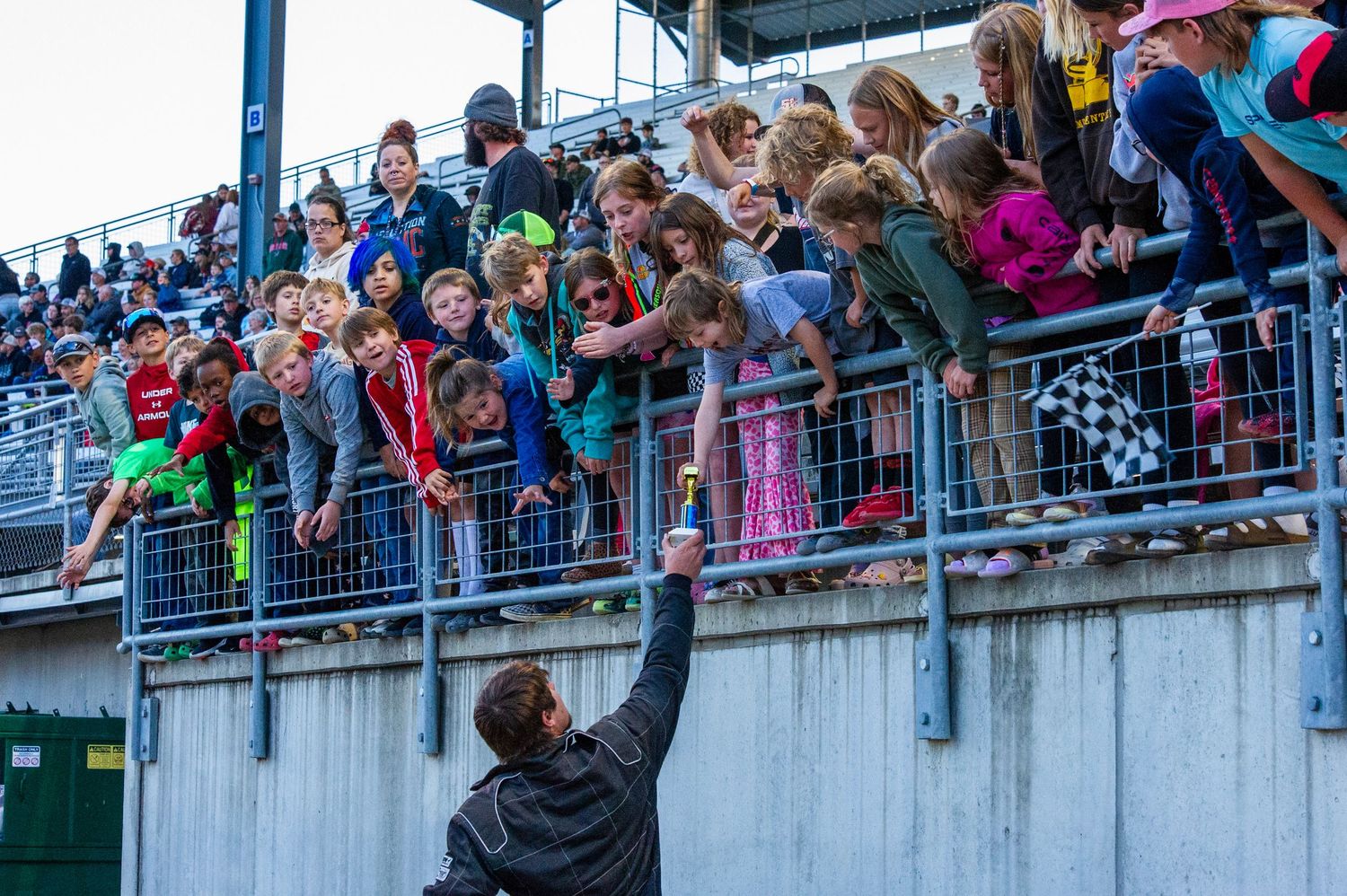Nodak Speedway Crowd