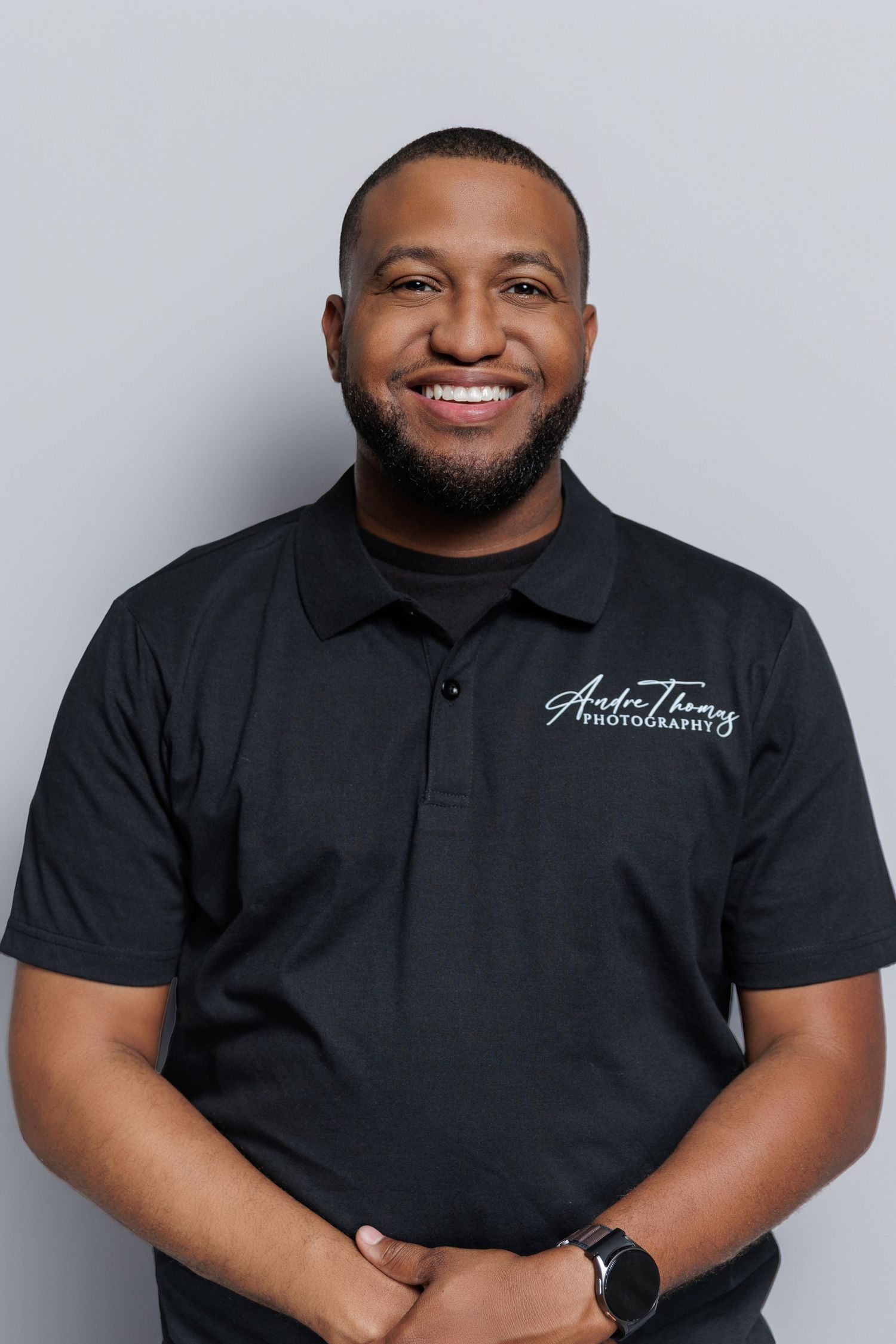 headshot of a photographer based in Indianapolis Indiana by the name of Andre Thomas.