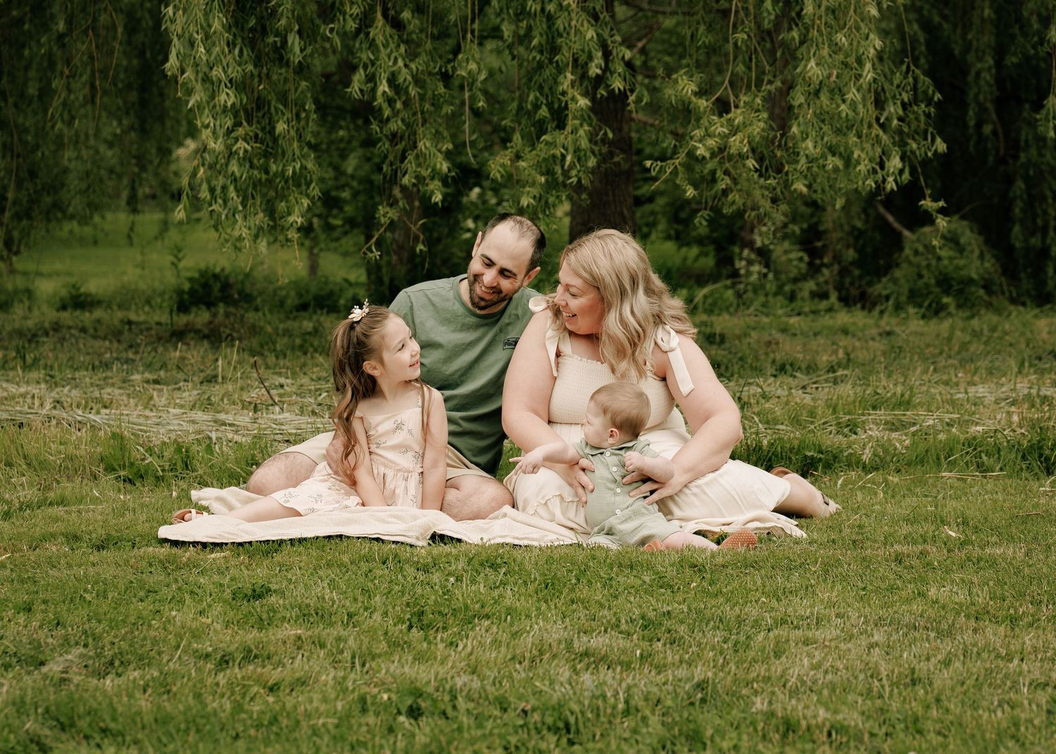 earthy, romantic, green family photos