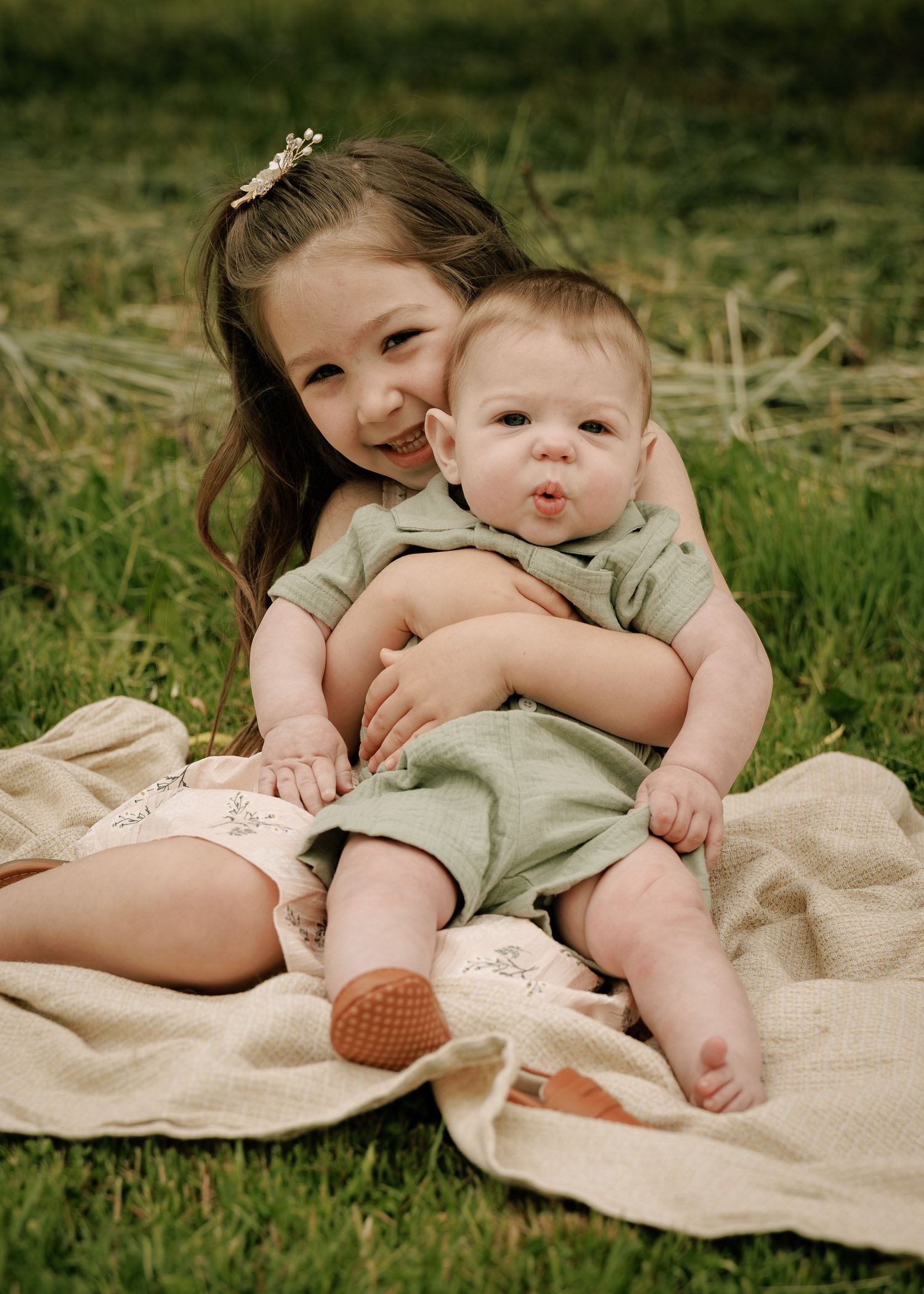 earthy, romantic, green family photos