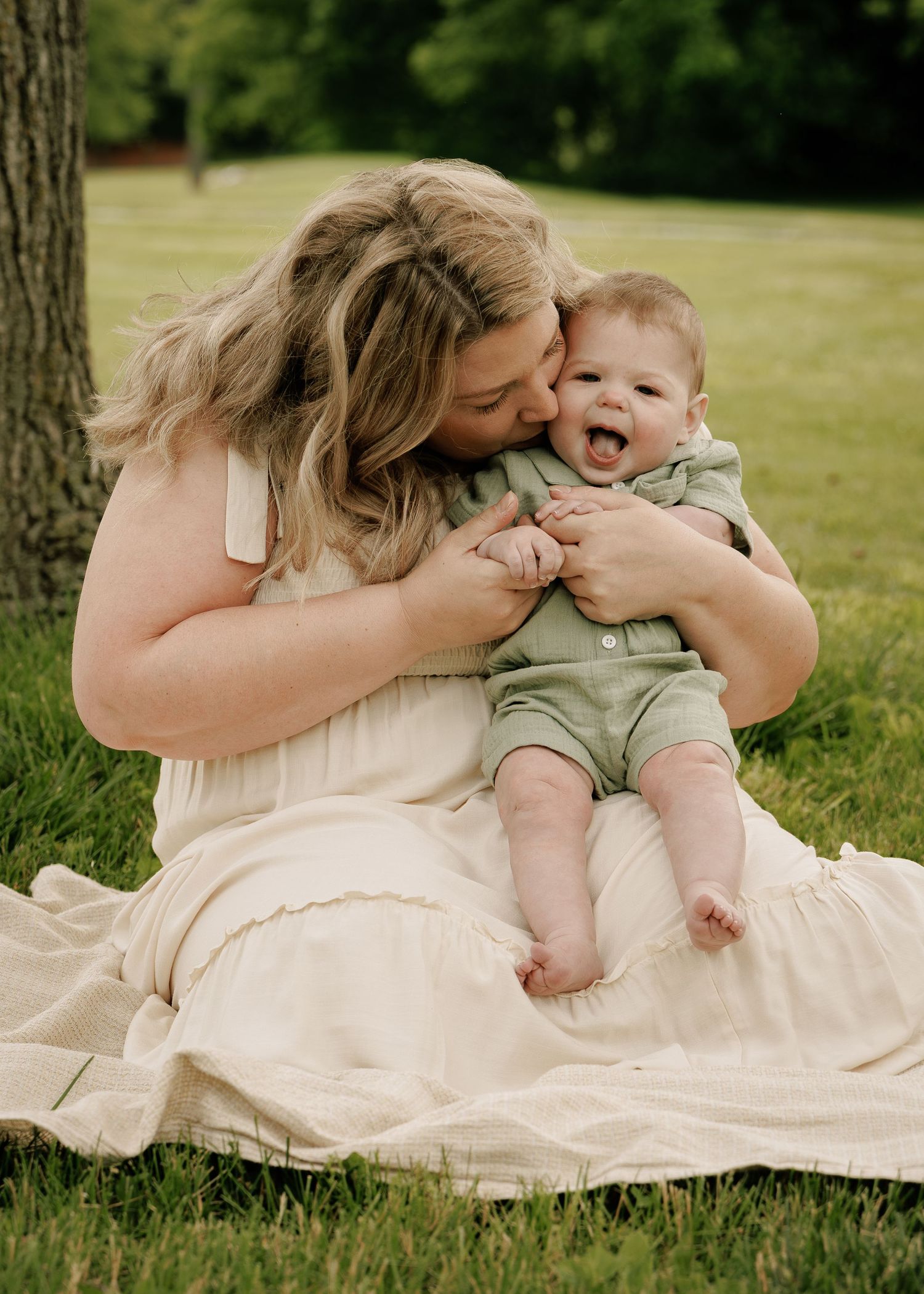 earthy, romantic, green family photos