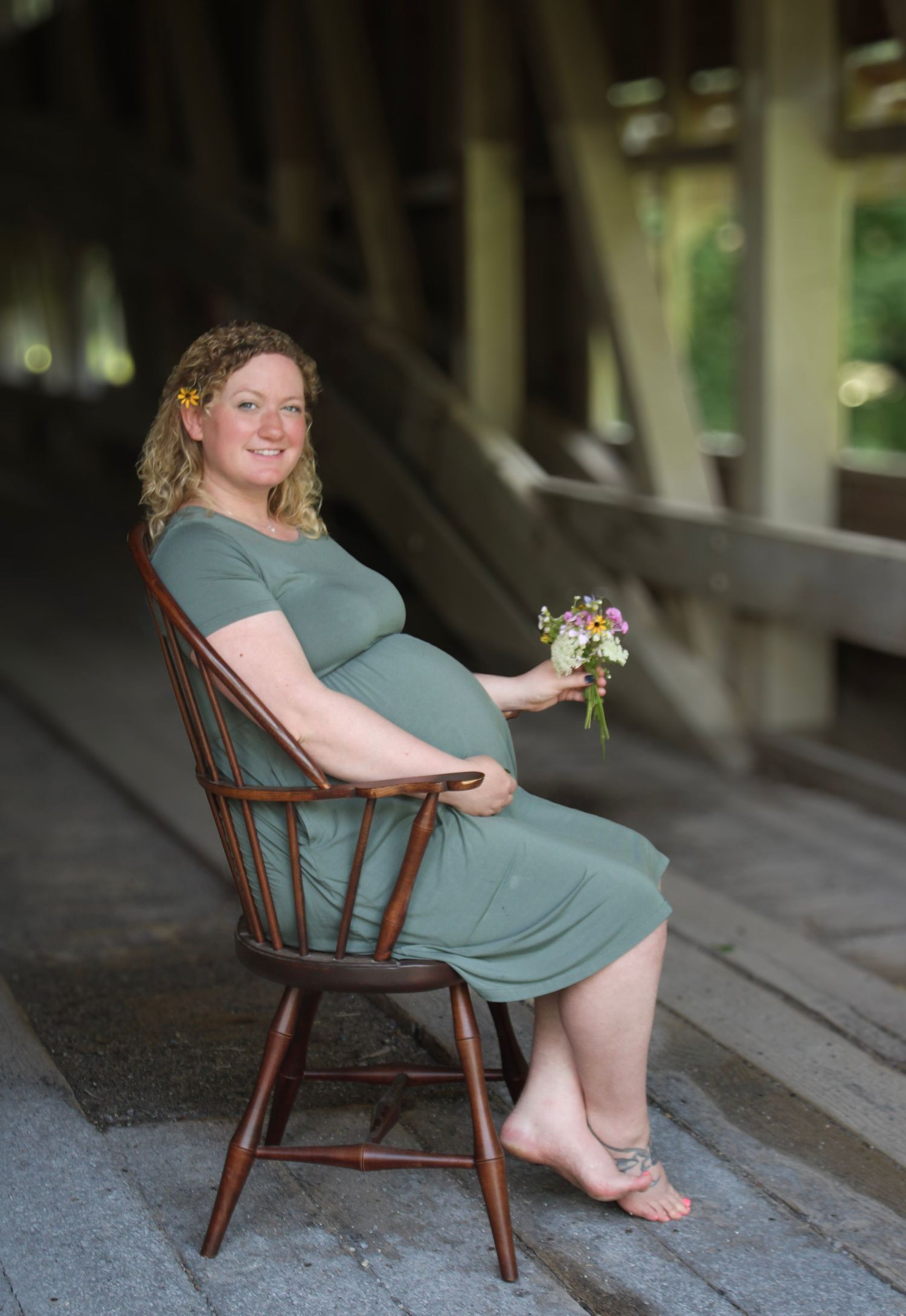 Indiana outdoor maternity photographer capturing pregnancy, family, and lifestyle moments