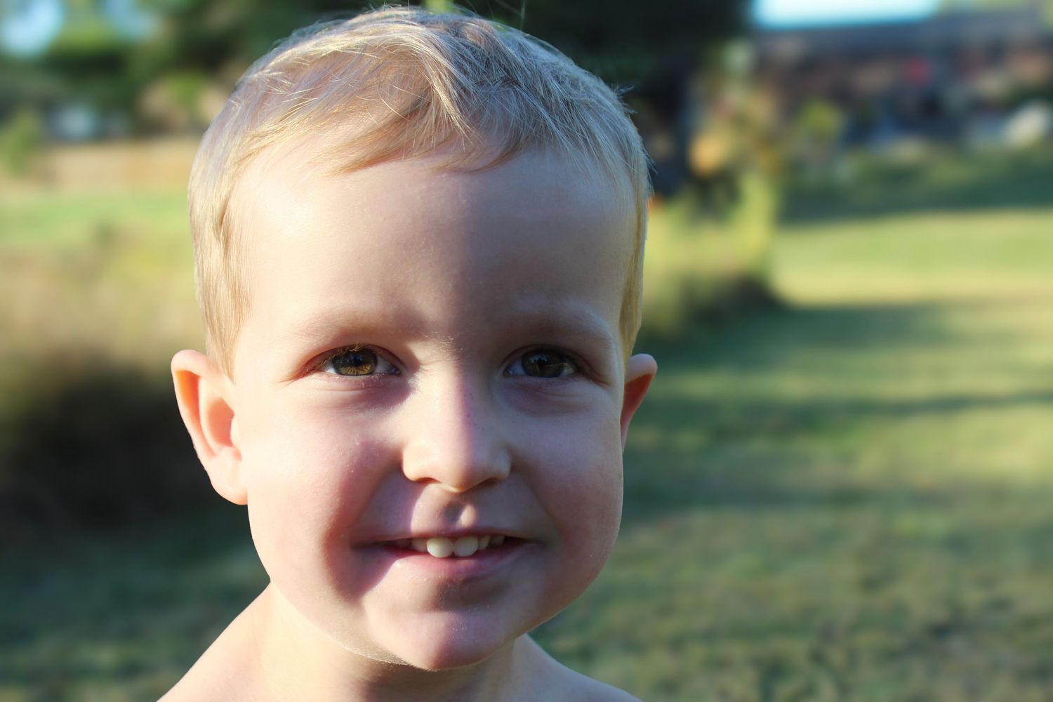 Capture toddlers and family moments in Indianapolis with candid, playful, and lifestyle photography sessions.