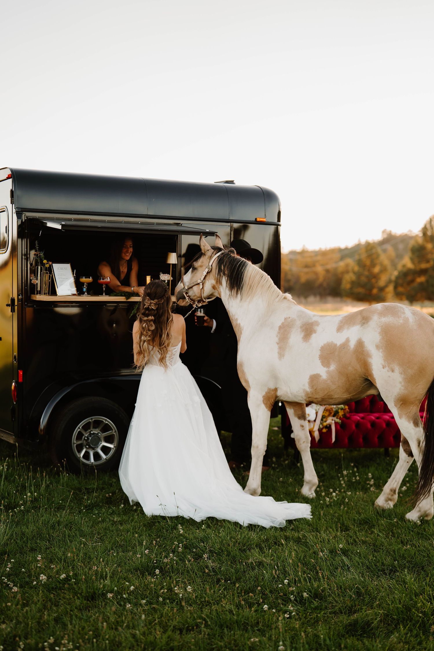 mobile bar bride and groom with horse at Western
