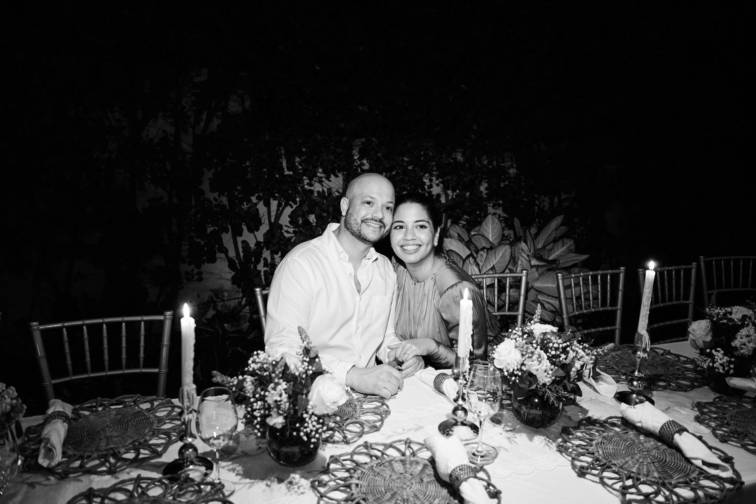 Sesión de fotos familiar natural realizada por fotógrafa profesional en estudio y exterior