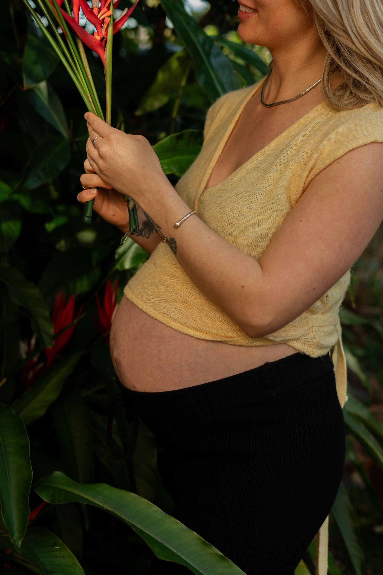 maternity photoshoot byron bay