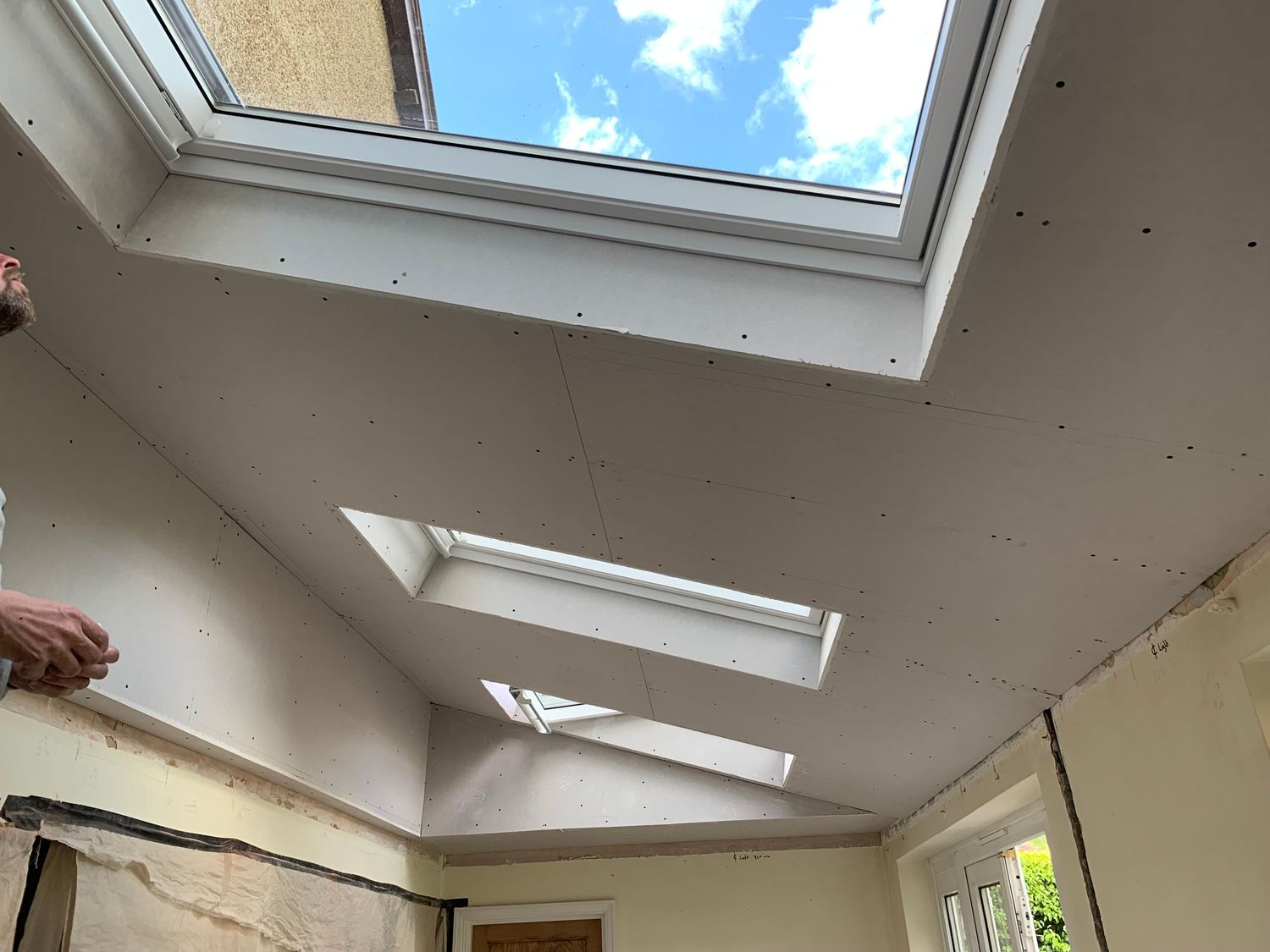 Vaulted ceiling and Veluxs