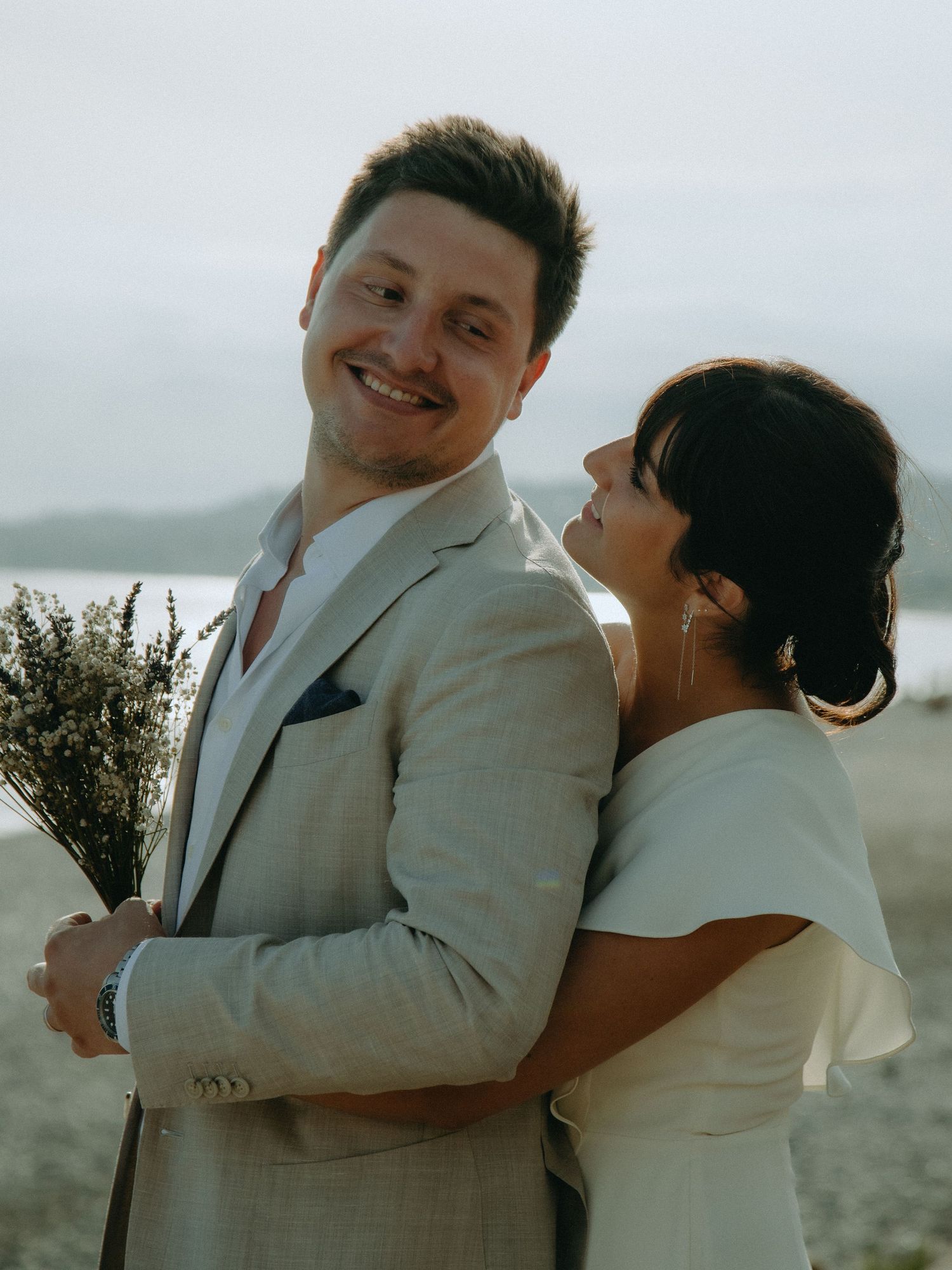 Découvrez le mariage de Margaux & Alexandre. De la mairie de Nice, à la promenade des anglais, puis à l'emblématique Castel Plage