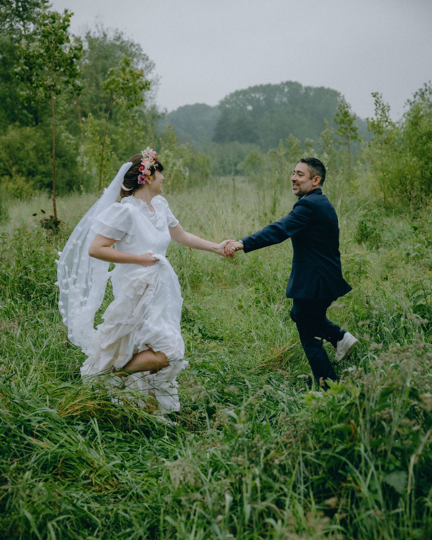 Découvrez le mariage de Vanessa & Denis à la Ferme du Château de Poix, capturé par Julie Fox Photography Une célébration unique à Bouillancy